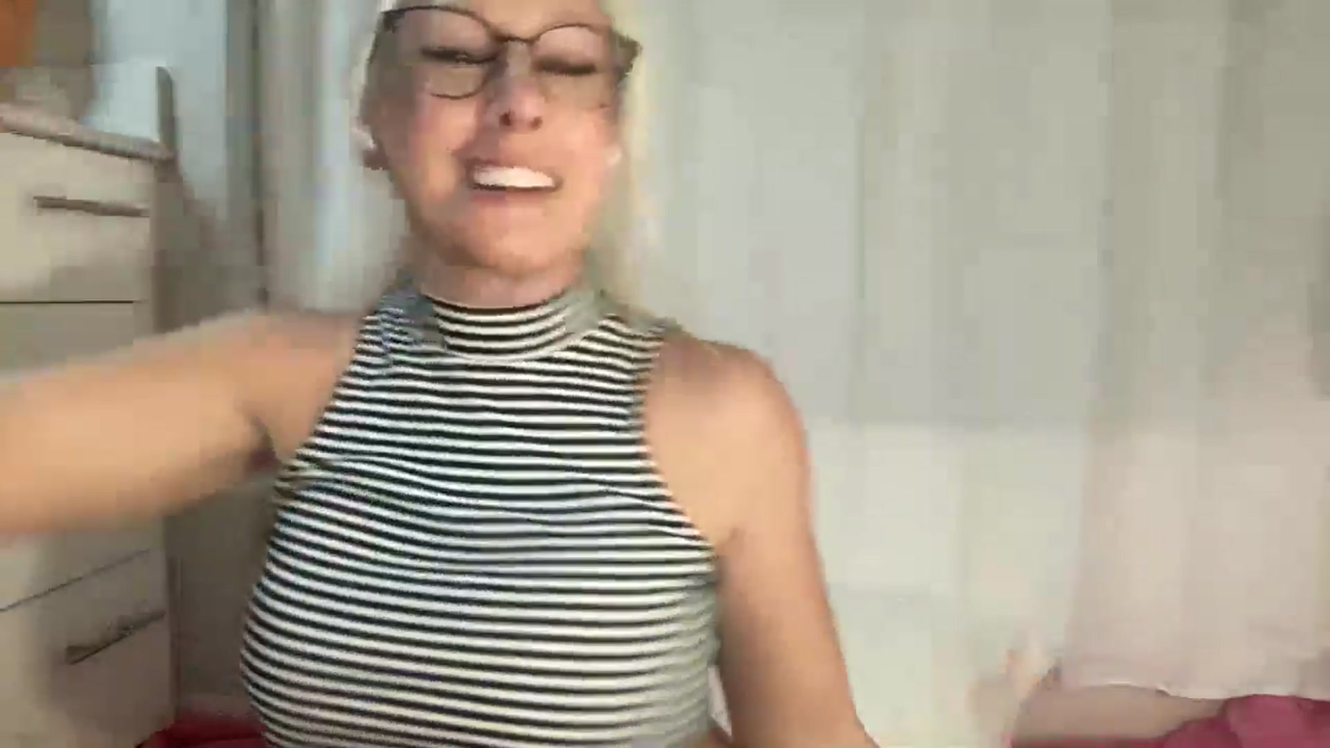 Gallery image thumbnail from BritneyMonroe's myfreecams stream on, 10/29/2024, 21:48 image 9 of 20