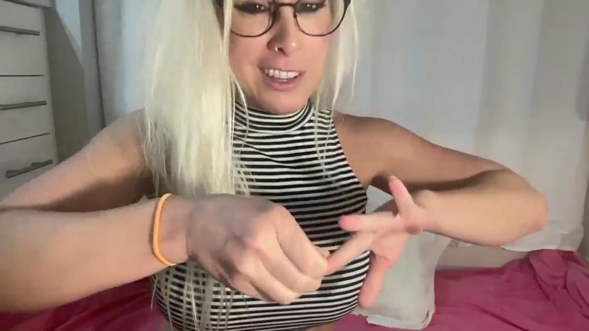 Gallery image thumbnail from BritneyMonroe's myfreecams stream on, 10/29/2024, 21:48 image 3 of 20