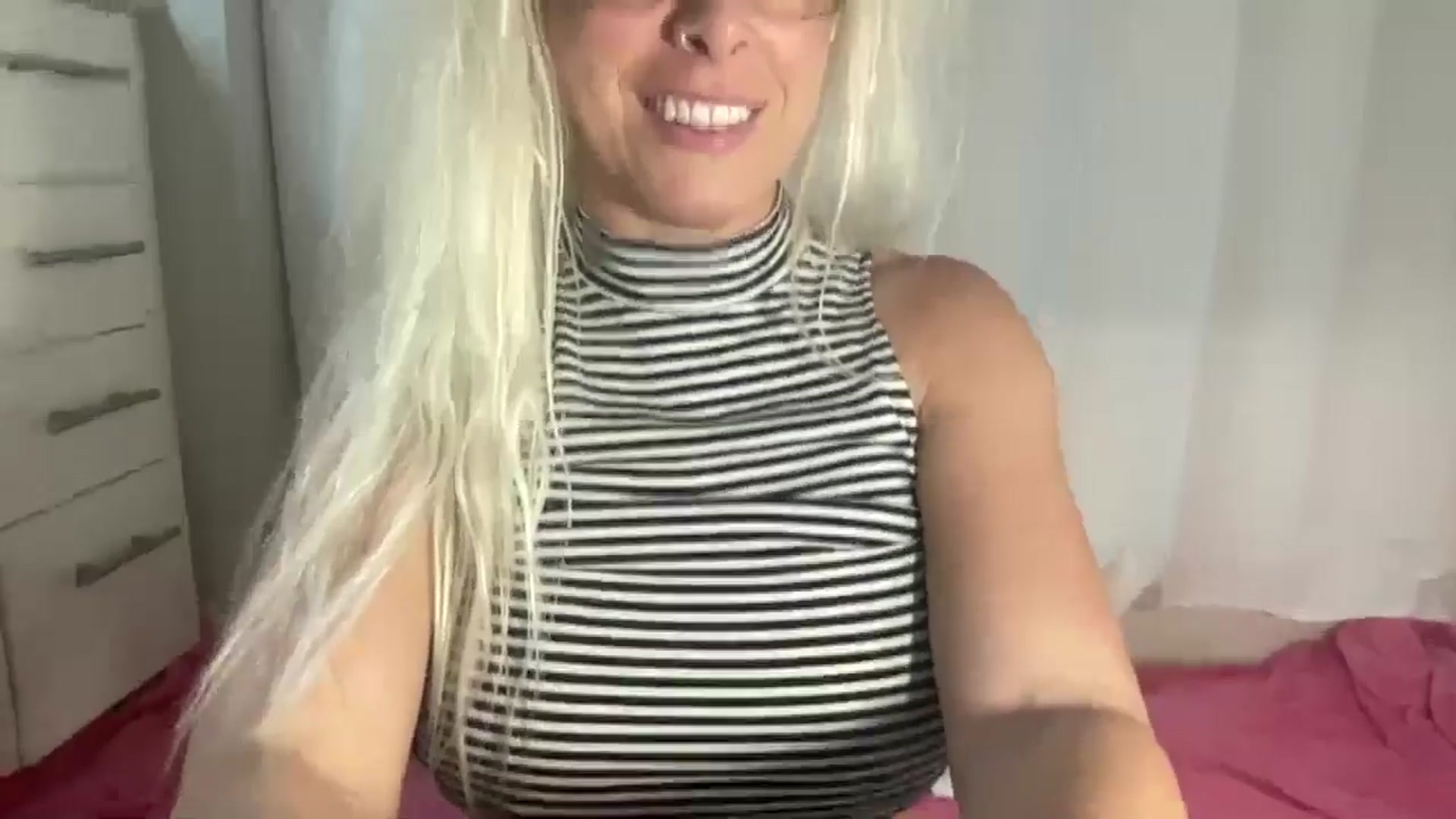 Gallery image thumbnail from BritneyMonroe's myfreecams stream on, 10/29/2024, 21:48 image 10 of 20