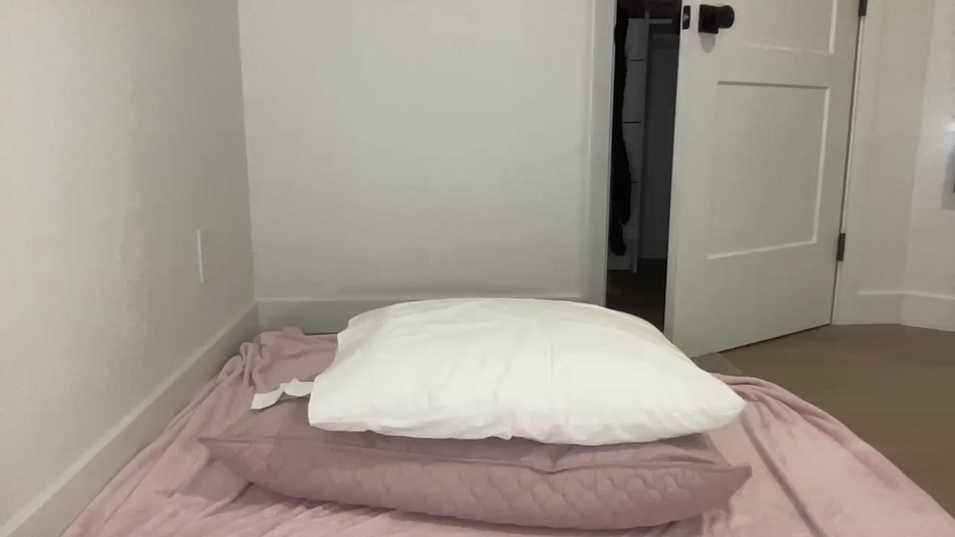 Gallery image thumbnail from BritneyMonroe's myfreecams stream on, 02/01/2025, 01:18 image 10 of 20