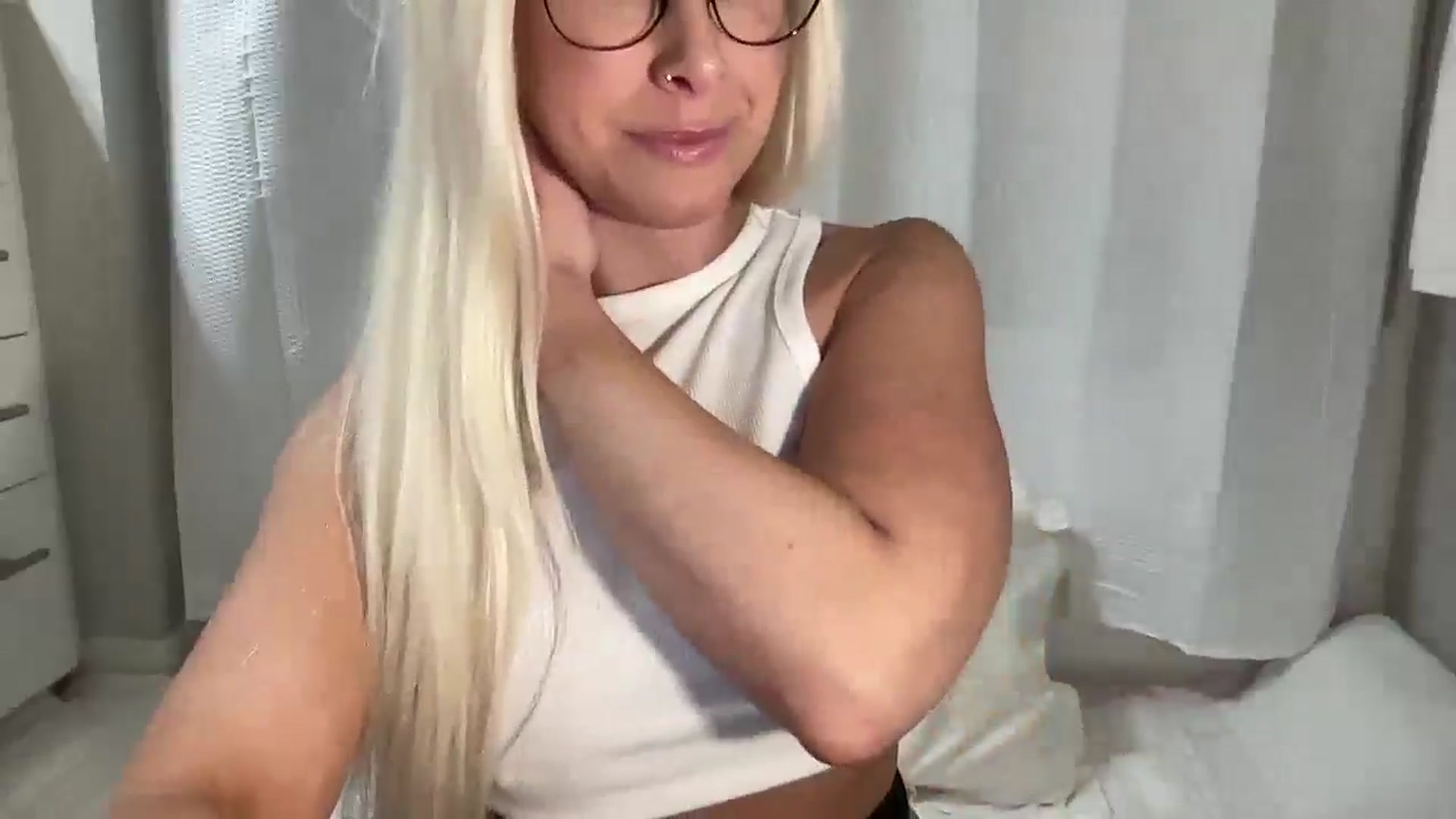 Gallery image thumbnail from BritneyMonroe's myfreecams stream on, 03/13/2025, 21:15 image 7 of 20