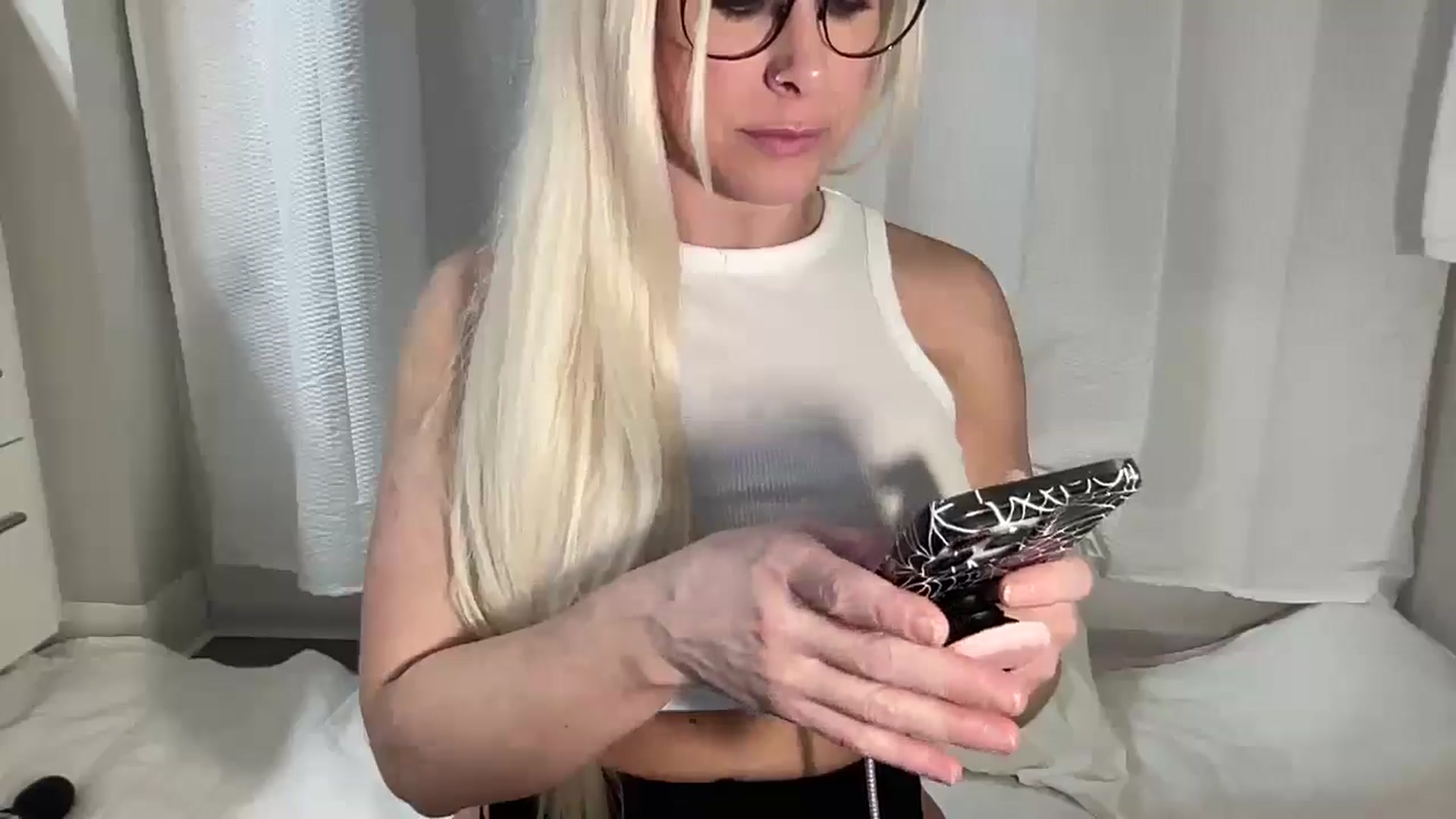 Gallery image thumbnail from BritneyMonroe's myfreecams stream on, 03/14/2025, 06:06 image 9 of 20