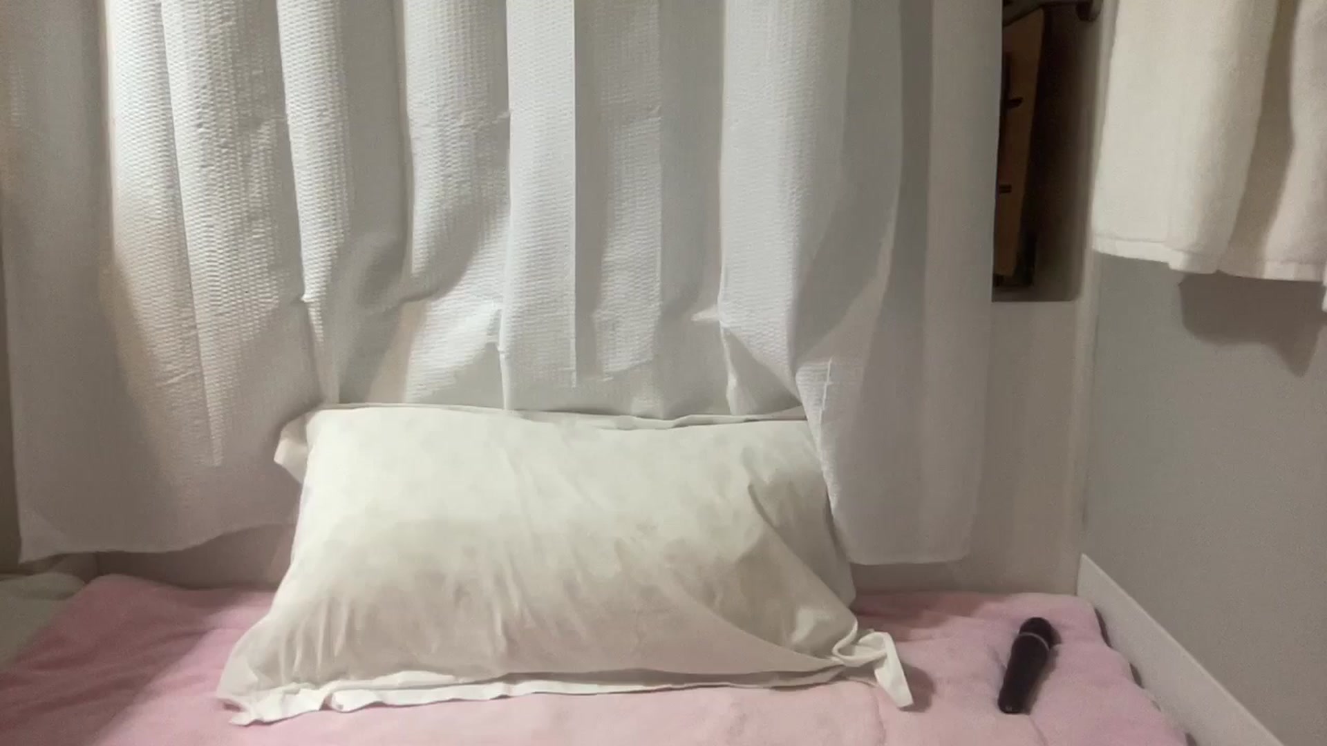 Gallery image thumbnail from BritneyMonroe's myfreecams stream on, 05/19/2025, 19:39 image 4 of 20