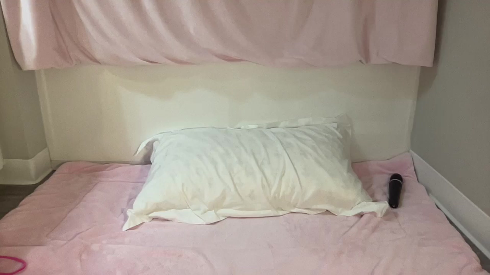 Gallery image thumbnail from BritneyMonroe's myfreecams stream on, 07/19/2025, 19:44 image 13 of 20