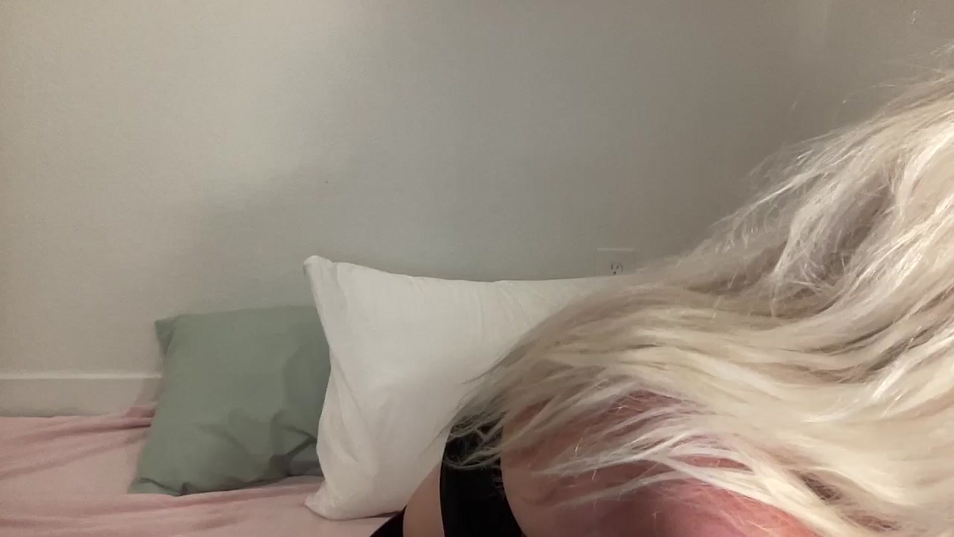 Gallery image thumbnail from BritneyMonroe's myfreecams stream on, 08/08/2025, 05:22 image 14 of 20