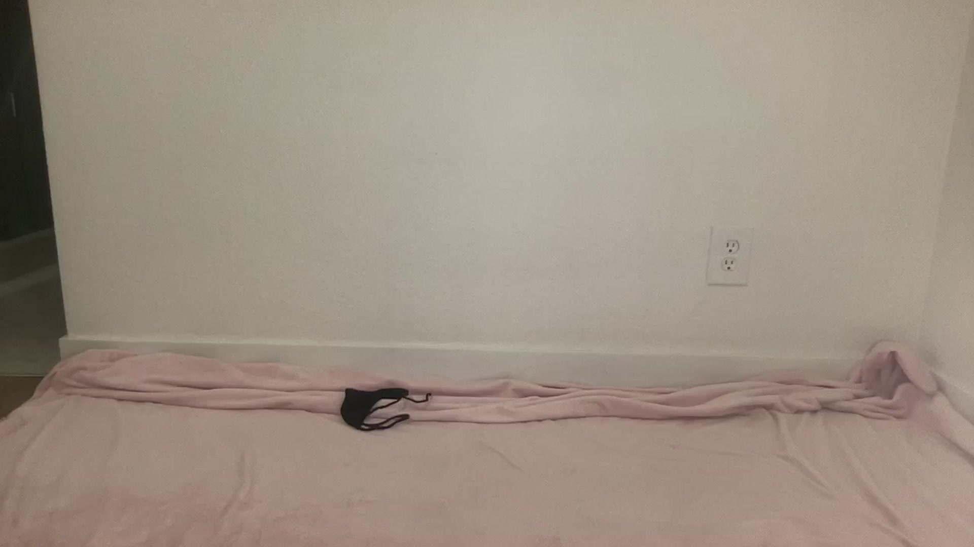 Gallery image thumbnail from BritneyMonroe's myfreecams stream on, 08/15/2025, 06:21 image 17 of 20