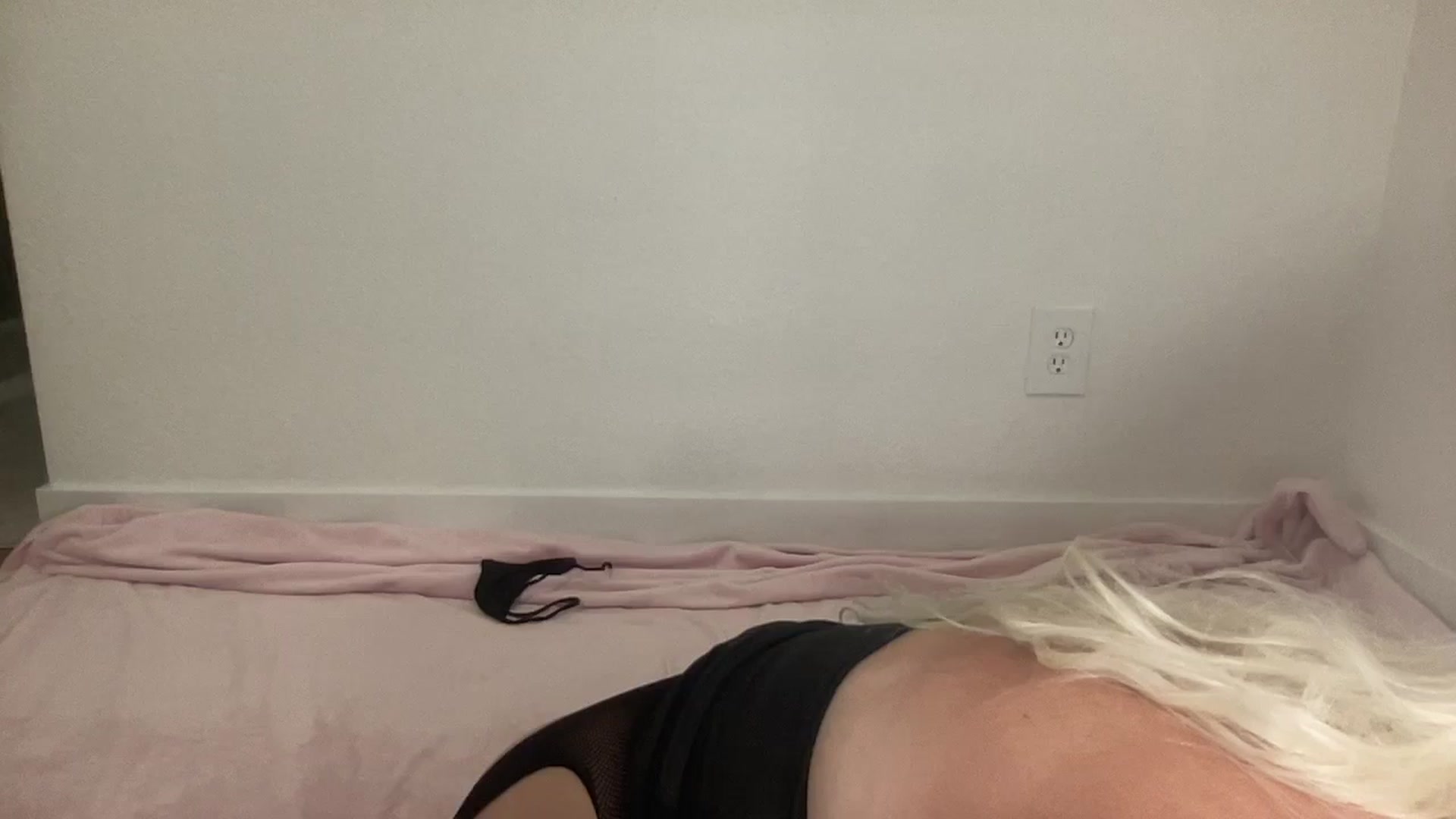 Gallery image thumbnail from BritneyMonroe's myfreecams stream on, 08/15/2025, 06:21 image 10 of 20