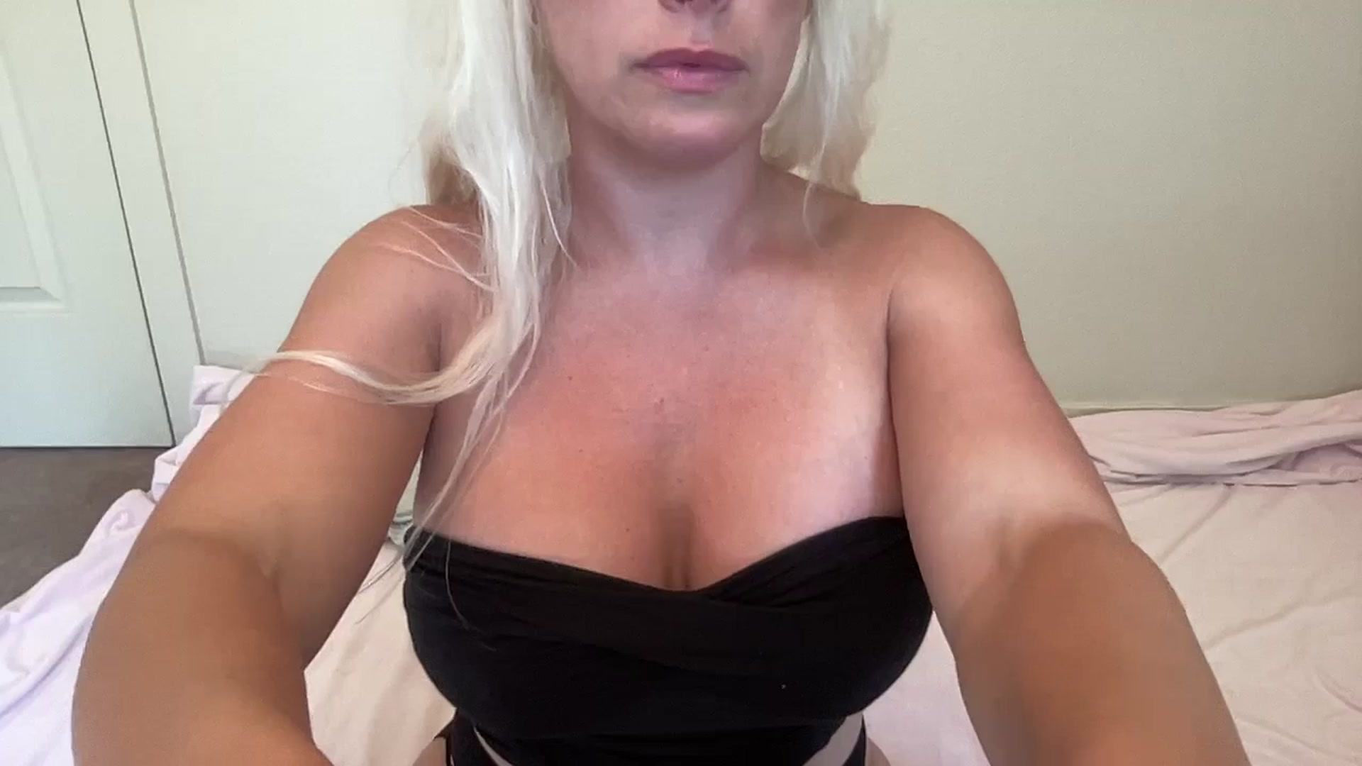 Gallery image thumbnail from BritneyMonroe's myfreecams stream on, 09/02/2025, 18:34 image 14 of 20