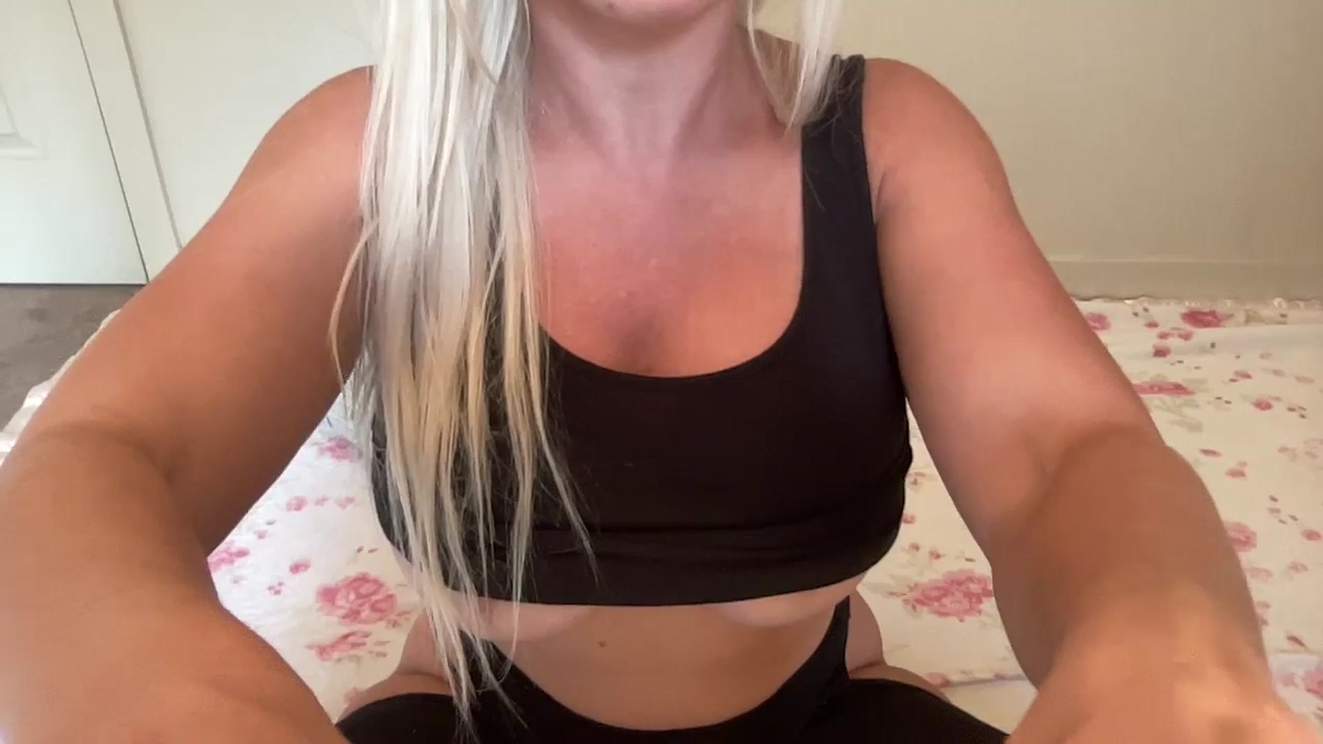 Gallery image thumbnail from BritneyMonroe's myfreecams stream on, 09/26/2025, 18:01 image 6 of 20