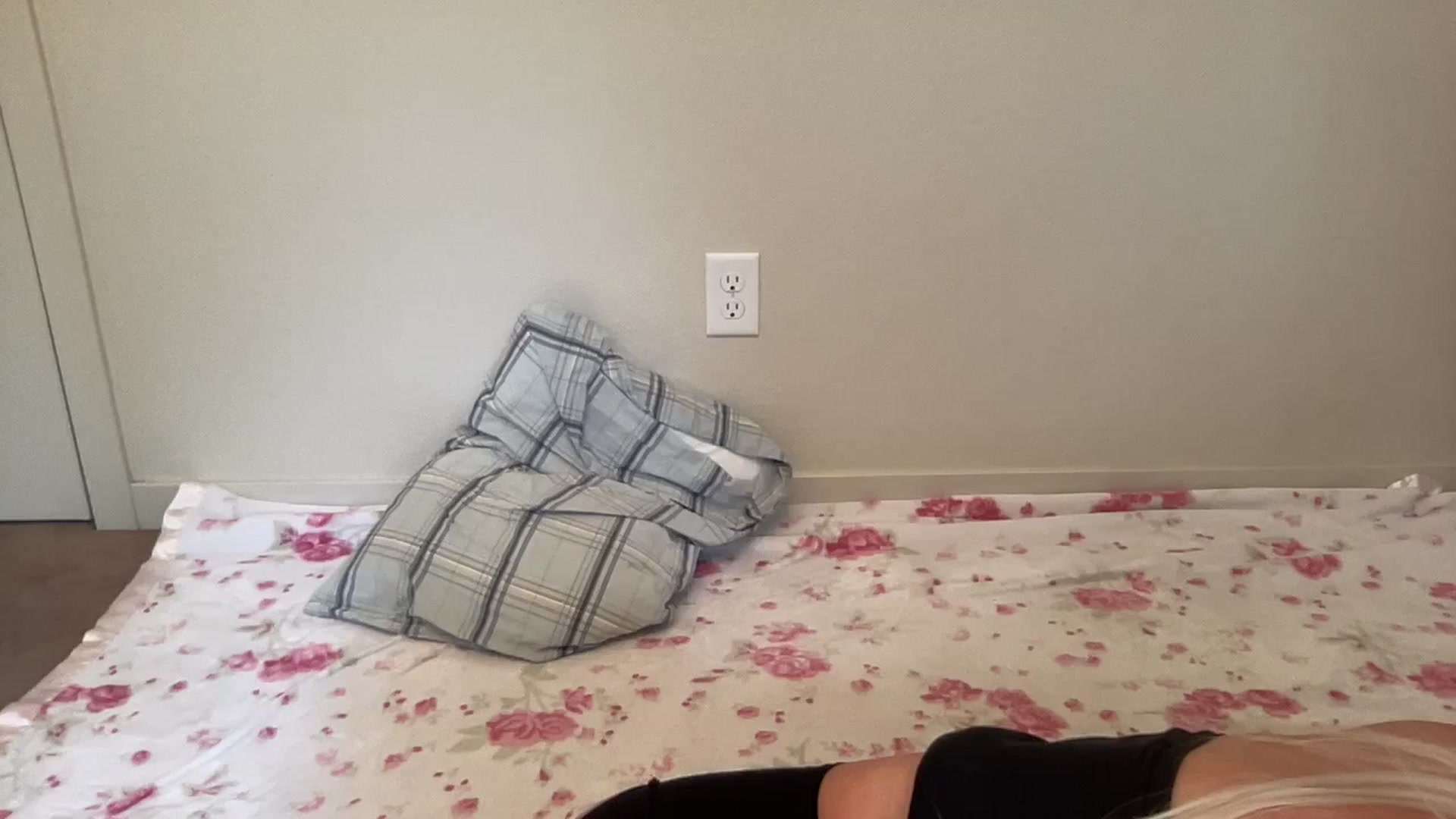 Gallery image thumbnail from BritneyMonroe's myfreecams stream on, 09/30/2025, 20:40 image 3 of 20