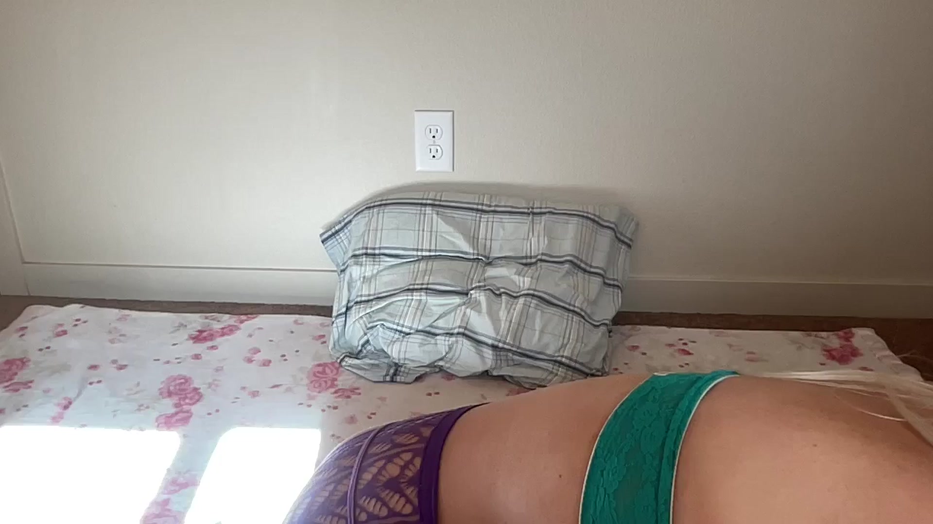 Gallery image thumbnail from BritneyMonroe's myfreecams stream on, 10/21/2025, 19:42 image 16 of 20