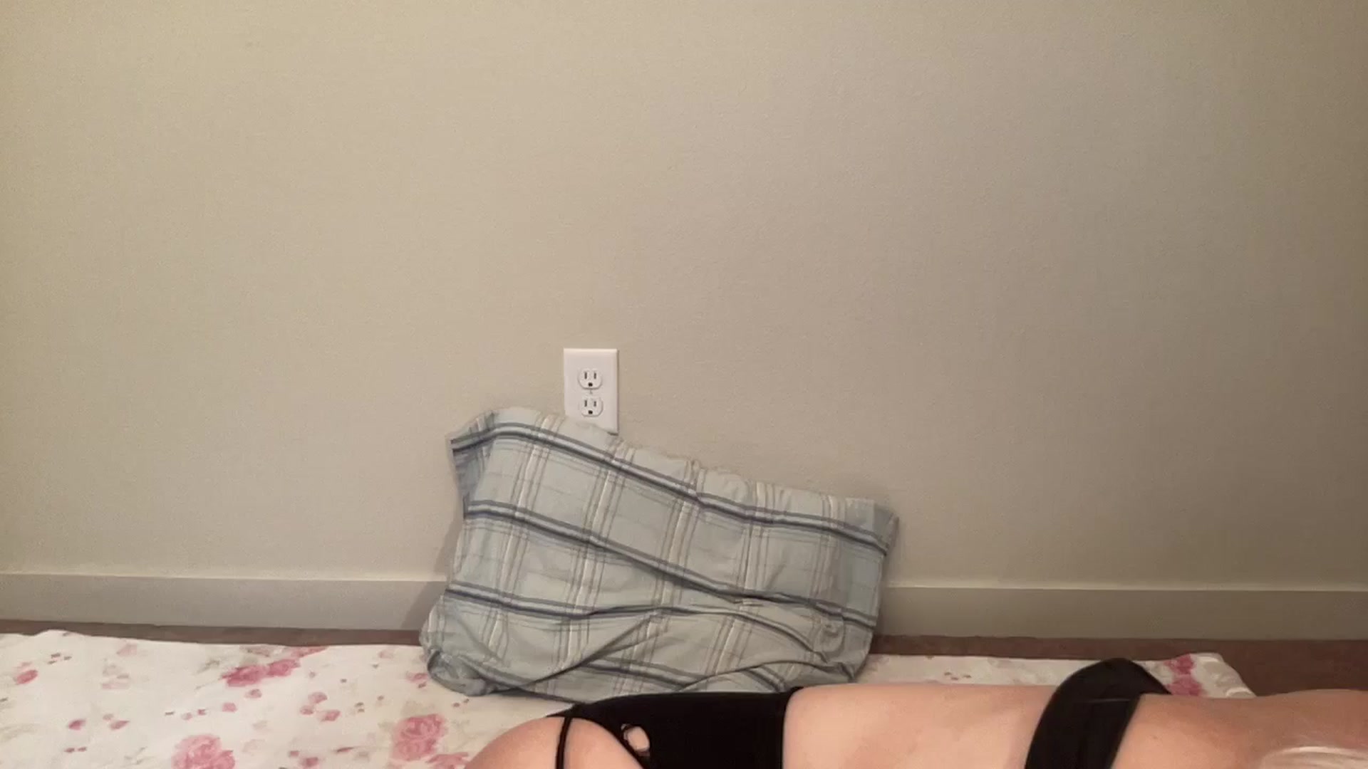 Gallery image thumbnail from BritneyMonroe's myfreecams stream on, 10/24/2025, 18:42 image 1 of 20