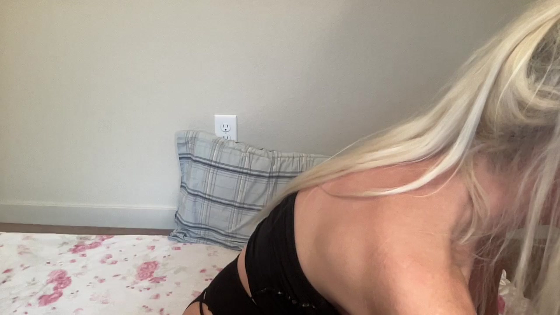 Gallery image thumbnail from BritneyMonroe's myfreecams stream on, 11/10/2025, 21:44 image 18 of 20