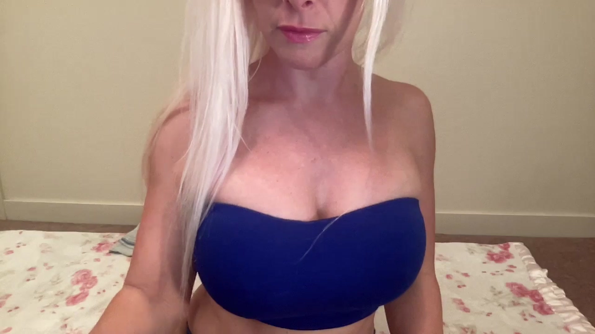 Gallery image thumbnail from BritneyMonroe's myfreecams stream on, 11/13/2025, 06:42 image 6 of 20