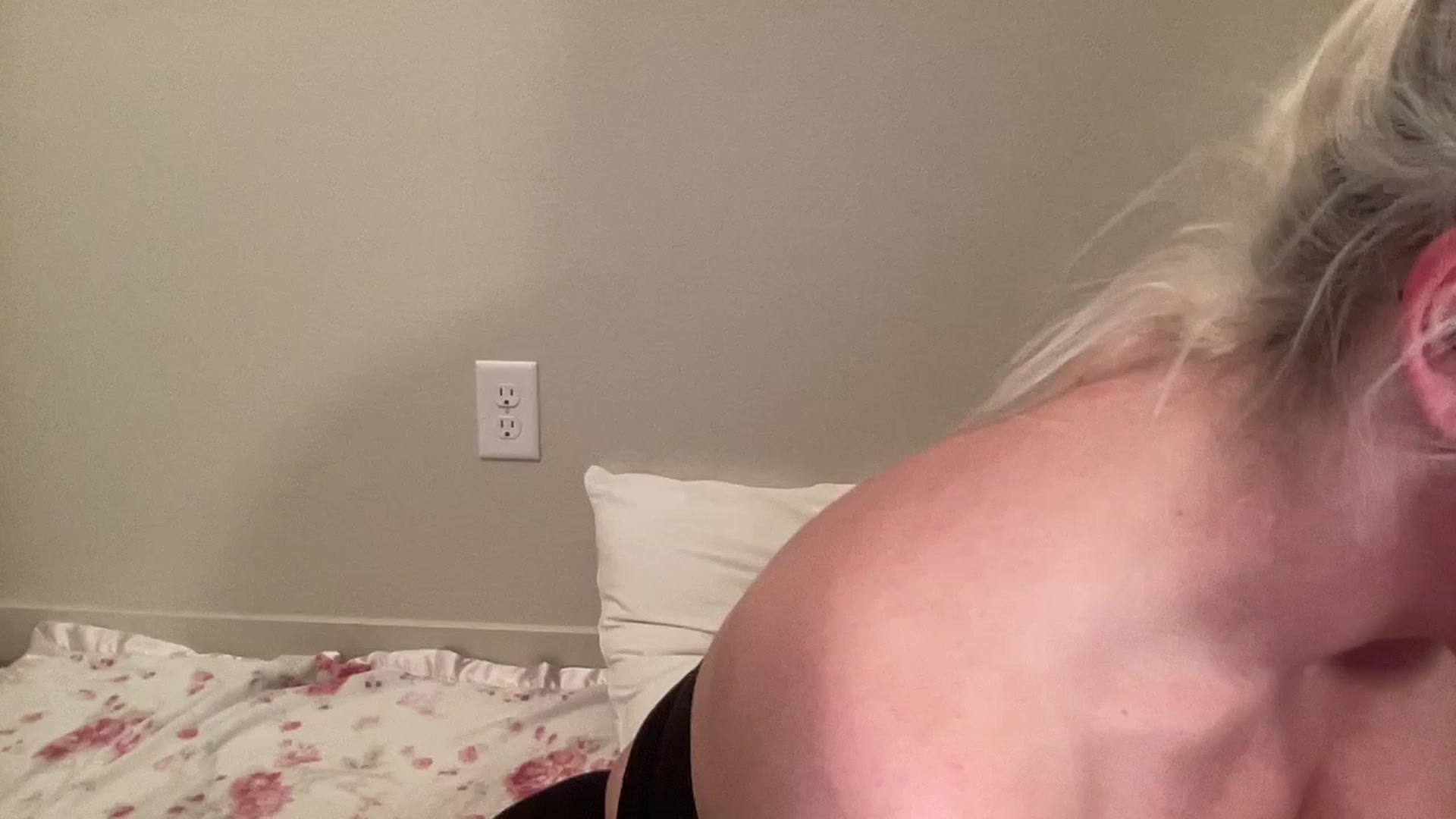 Gallery image thumbnail from BritneyMonroe's myfreecams stream on, 01/07/2026, 05:42 image 19 of 20