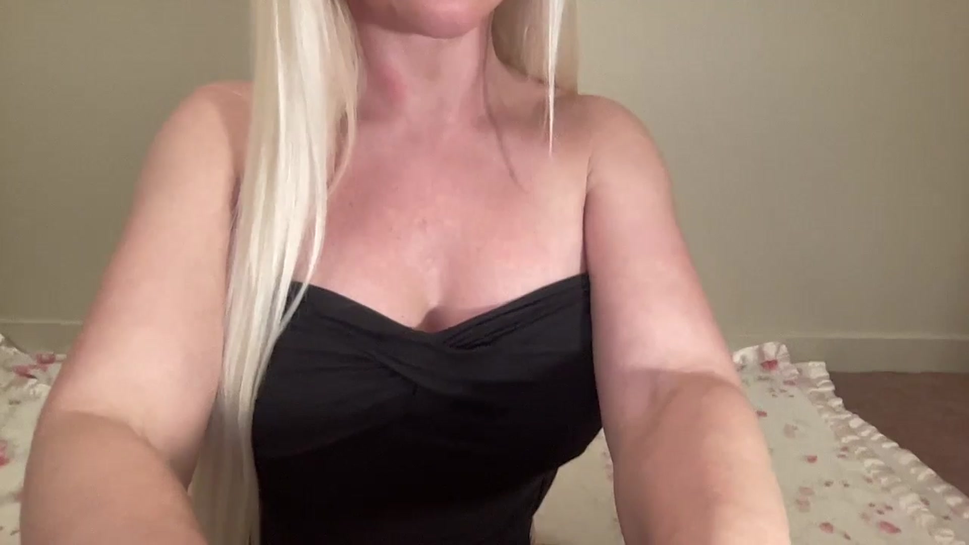 Gallery image thumbnail from BritneyMonroe's myfreecams stream on, 02/18/2026, 21:15 image 7 of 20