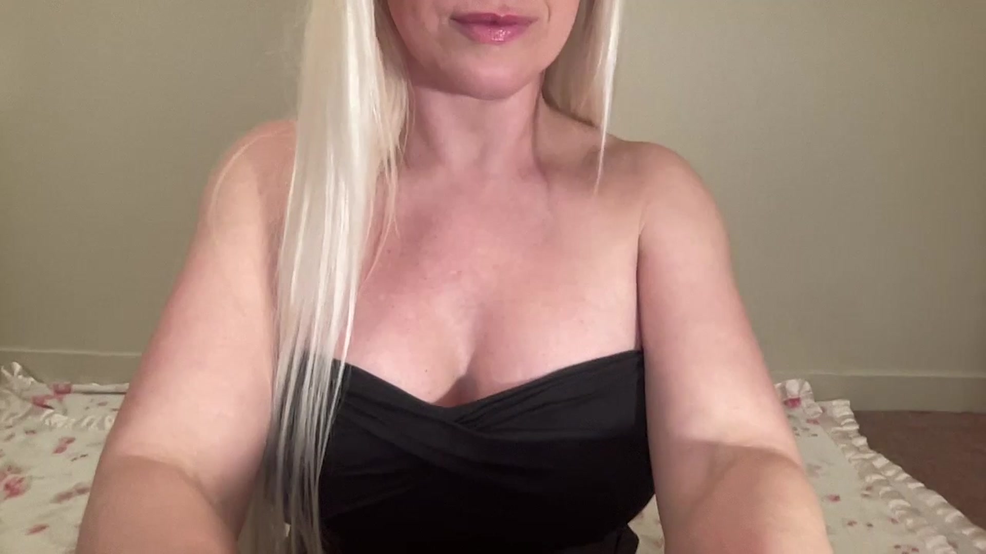 Gallery image thumbnail from BritneyMonroe's myfreecams stream on, 02/18/2026, 22:22 image 19 of 20