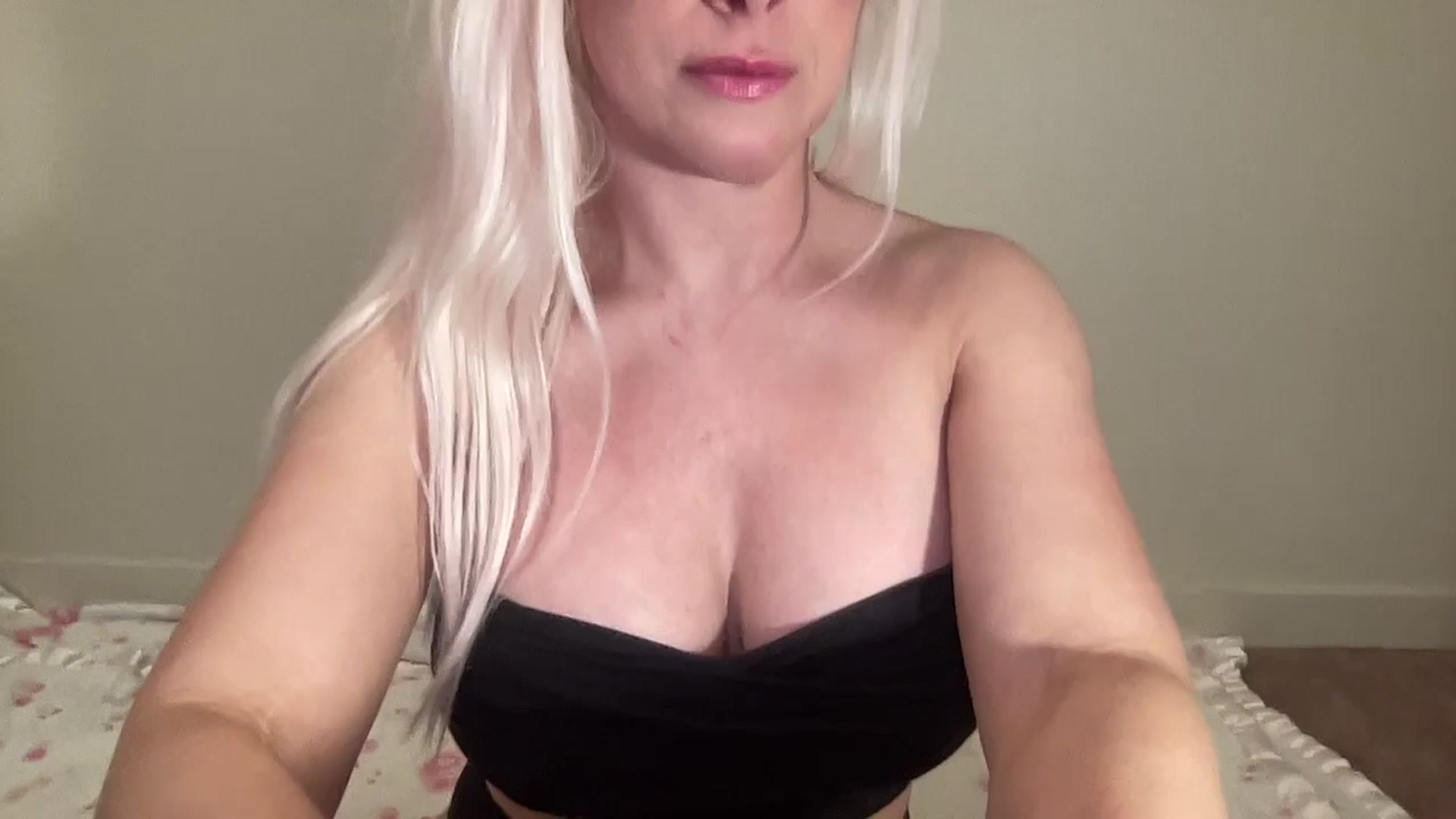 Gallery image thumbnail from BritneyMonroe's myfreecams stream on, 03/02/2026, 19:05 image 6 of 20