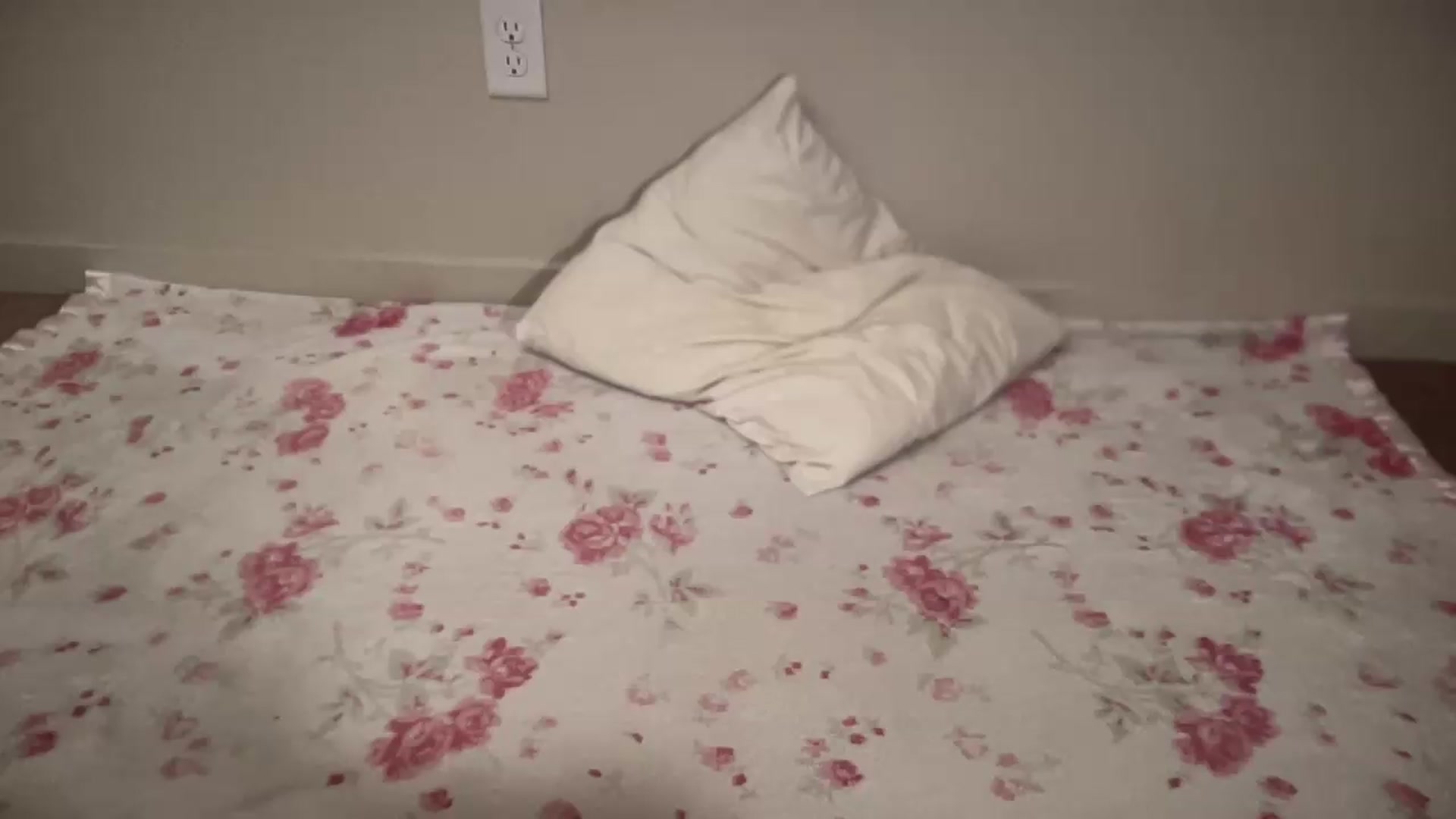 Gallery image thumbnail from BritneyMonroe's myfreecams stream on, 05/25/2026, 18:14 image 1 of 20
