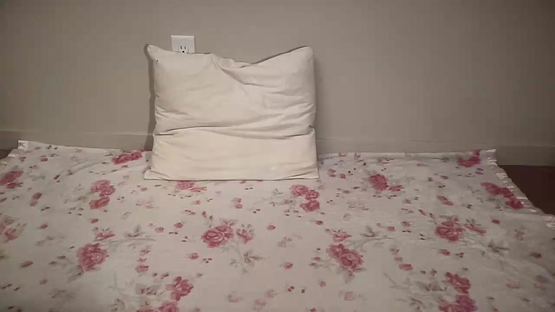 Gallery image thumbnail from BritneyMonroe's myfreecams stream on, 05/27/2026, 18:19 image 9 of 20
