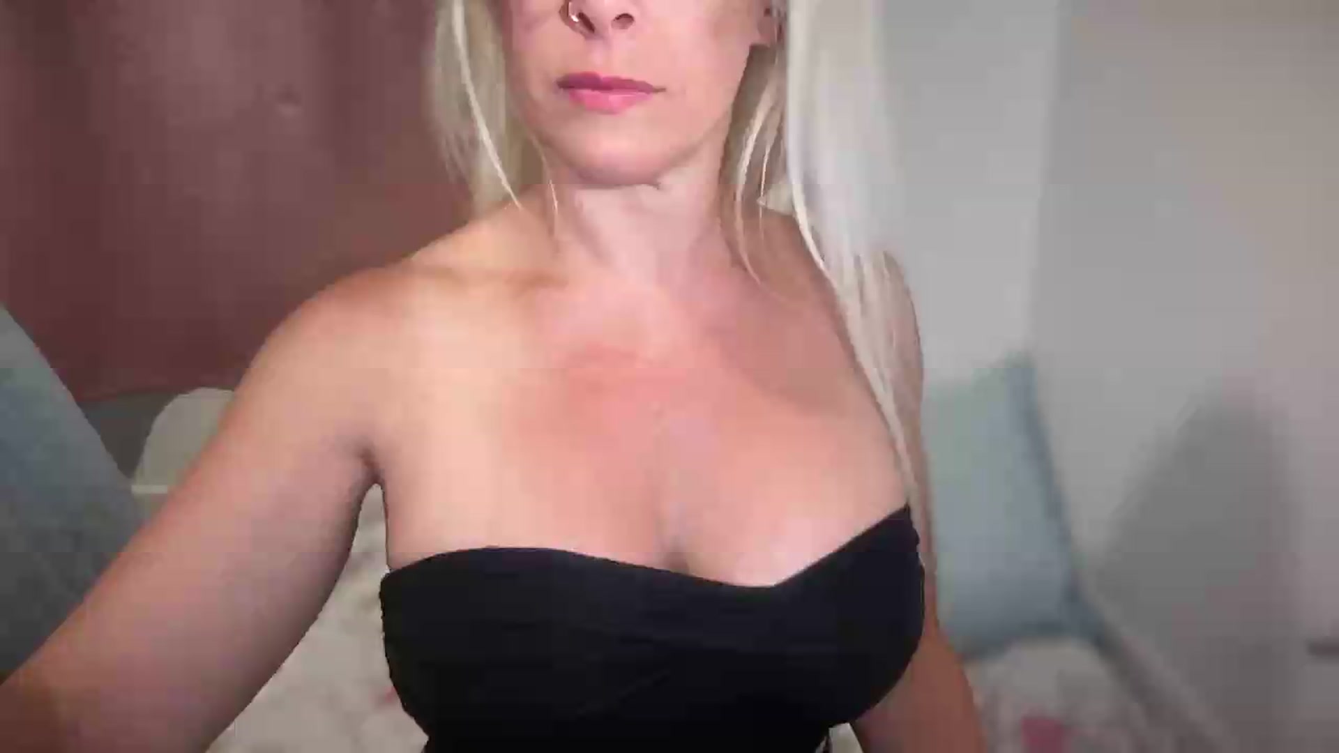 Gallery image thumbnail from BritneyMonroe's myfreecams stream on, 06/12/2026, 07:48 image 15 of 20