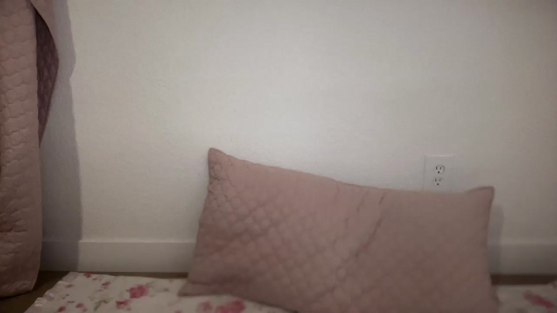 Gallery image thumbnail from BritneyMonroe's myfreecams stream on, 06/26/2026, 20:58 image 15 of 20