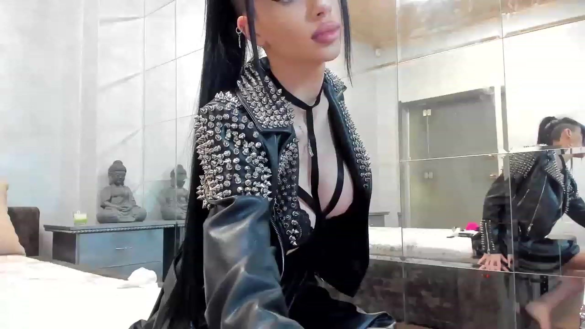 Gallery image thumbnail from Britney_Charm's myfreecams stream on, 05/01/2023, 12:34 image 2 of 20
