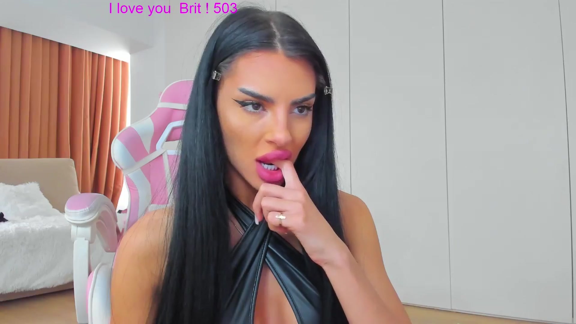 Gallery image thumbnail from Britney_Charm's myfreecams stream on, 03/28/2024, 11:41 image 3 of 20