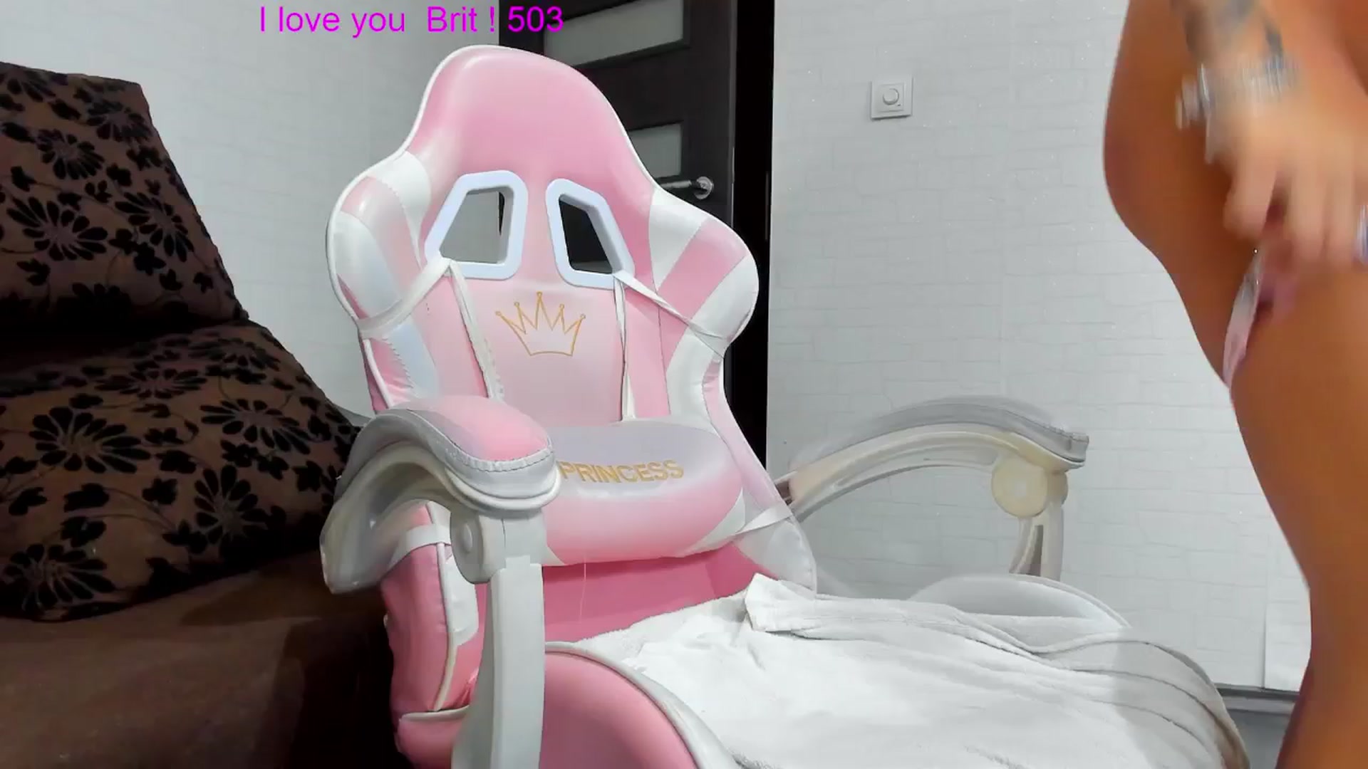 Gallery image thumbnail from Britney_Charm's myfreecams stream on, 11/21/2024, 10:10 image 6 of 20