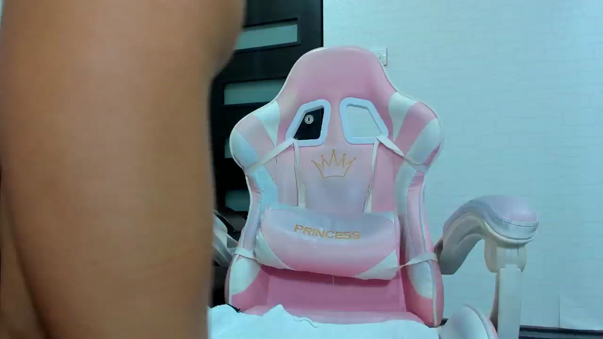 Gallery image thumbnail from Britney_Charm's myfreecams stream on, 12/17/2024, 09:48 image 1 of 20
