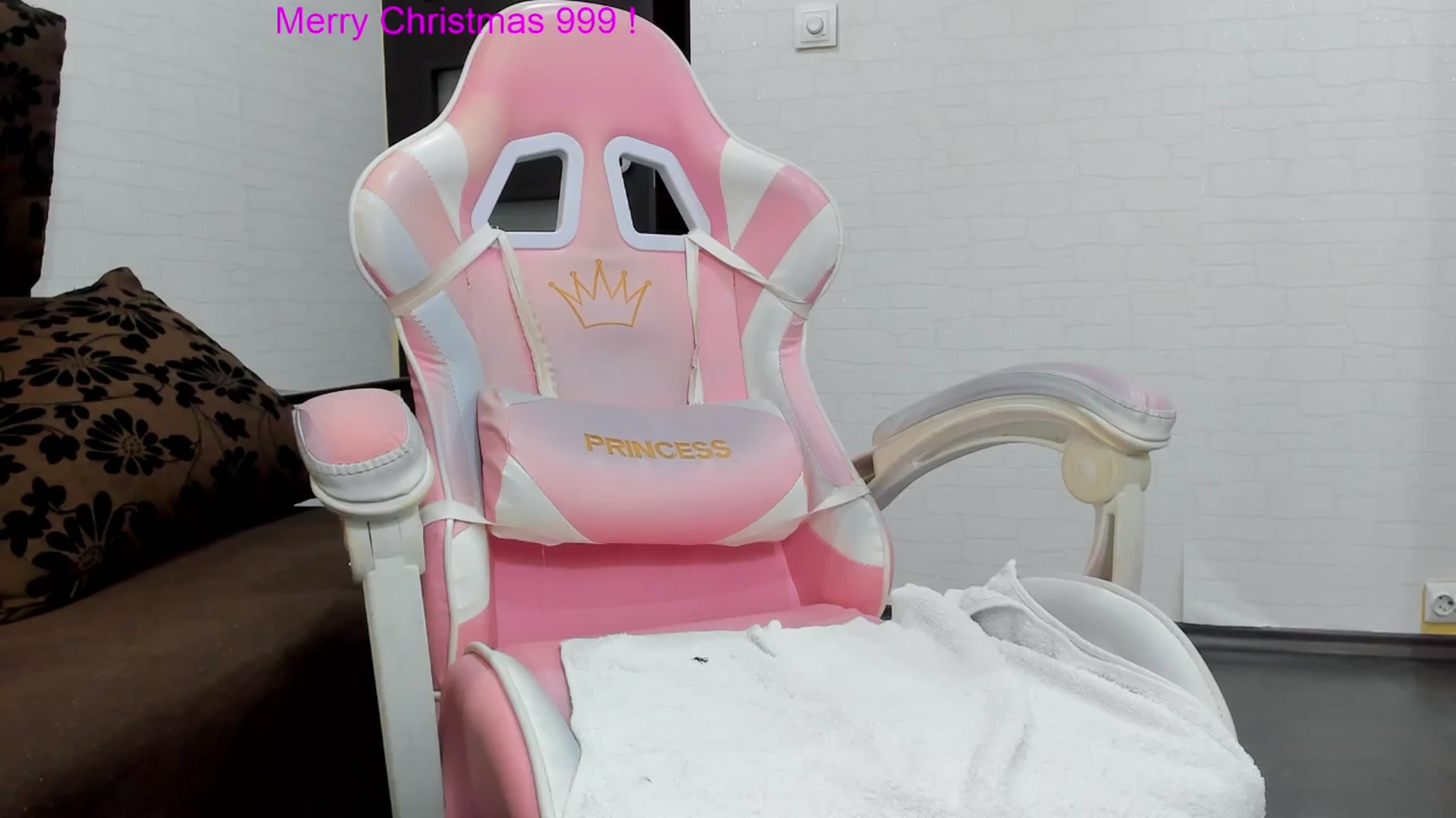 Gallery image thumbnail from Britney_Charm's myfreecams stream on, 12/24/2024, 11:14 image 2 of 20