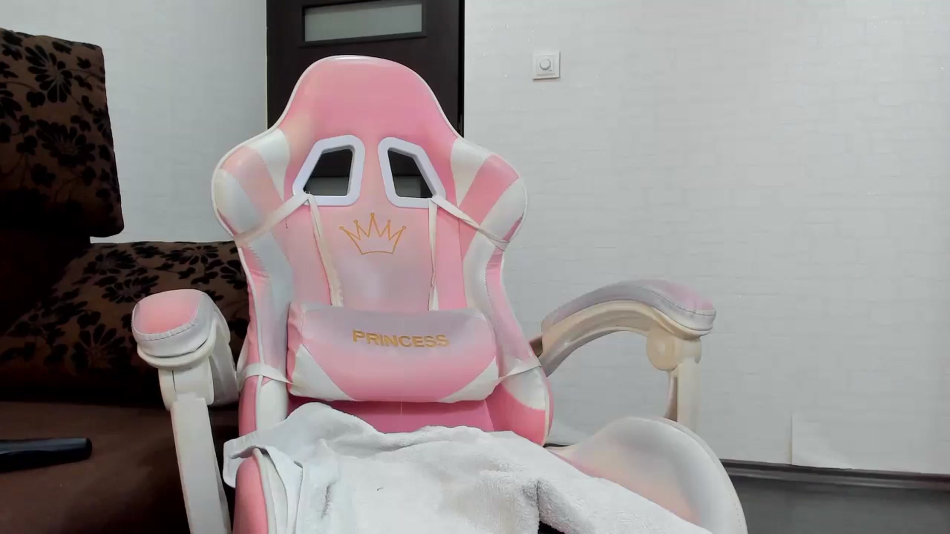 Gallery image thumbnail from Britney_Charm's myfreecams stream on, 01/28/2025, 10:58 image 14 of 20