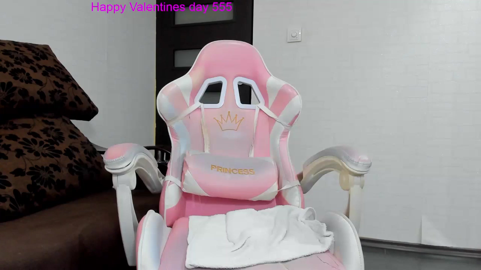 Gallery image thumbnail from Britney_Charm's myfreecams stream on, 02/13/2025, 08:14 image 11 of 20