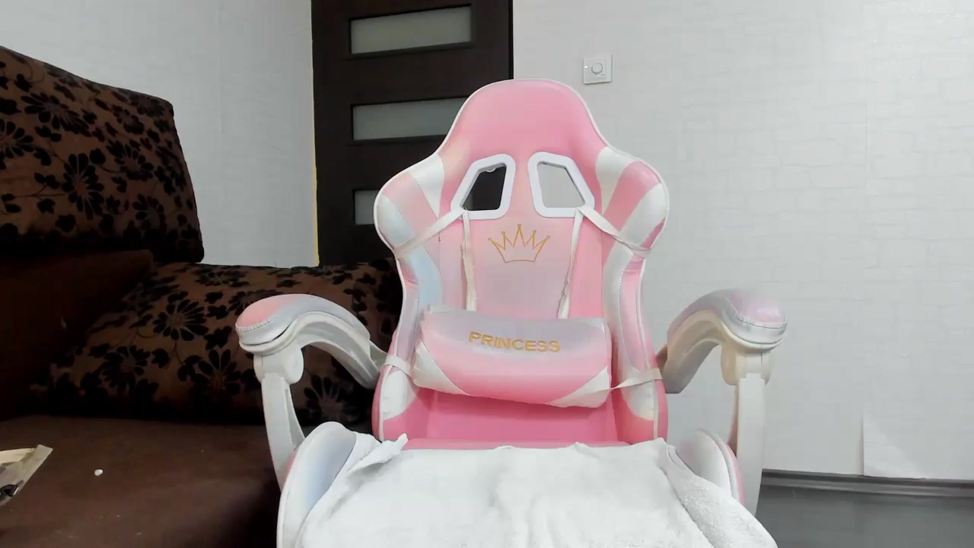 Gallery image thumbnail from Britney_Charm's myfreecams stream on, 03/10/2025, 10:45 image 8 of 20