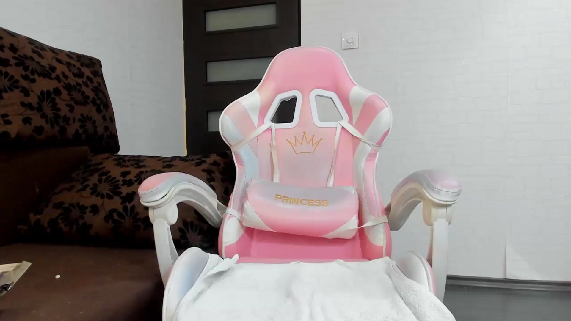 Gallery image thumbnail from Britney_Charm's myfreecams stream on, 03/10/2025, 10:45 image 5 of 20