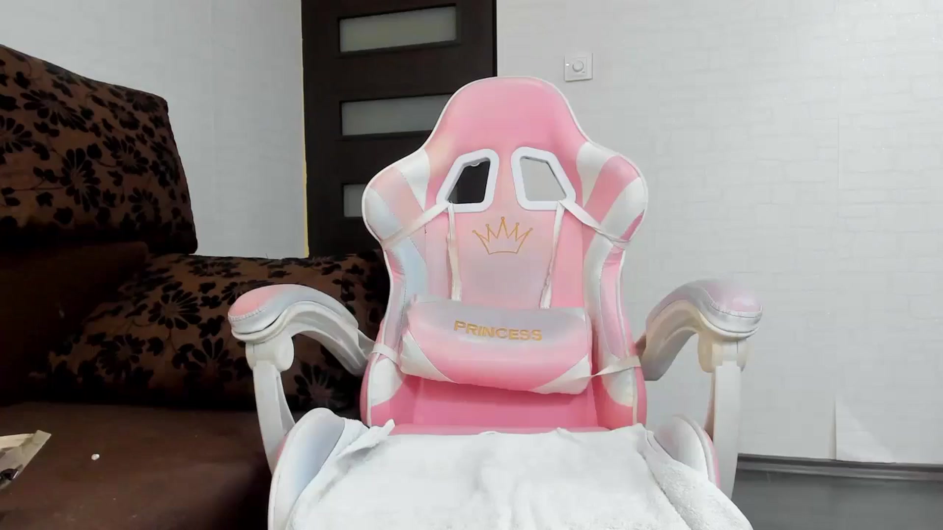 Gallery image thumbnail from Britney_Charm's myfreecams stream on, 03/10/2025, 10:45 image 7 of 20