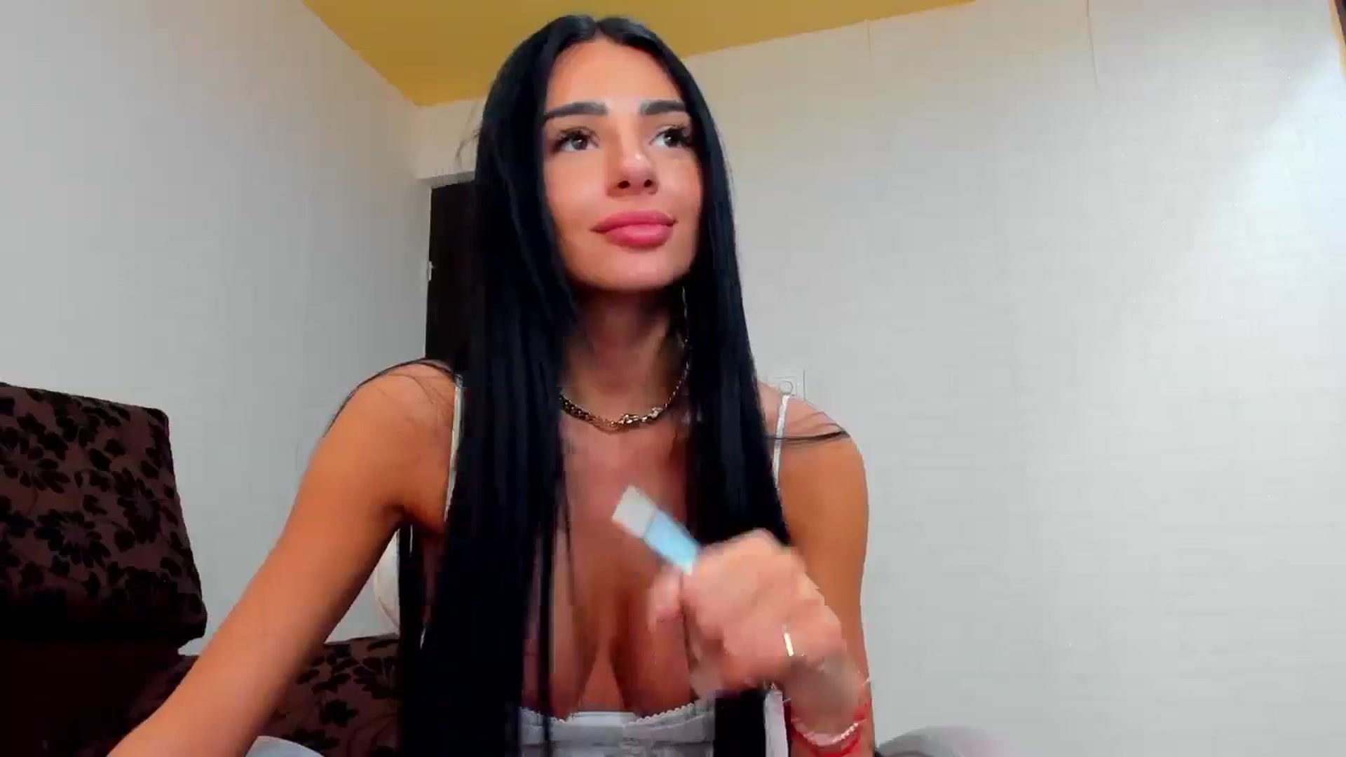 Gallery image thumbnail from Britney_Charm's myfreecams stream on, 03/24/2025, 11:35 image 16 of 20