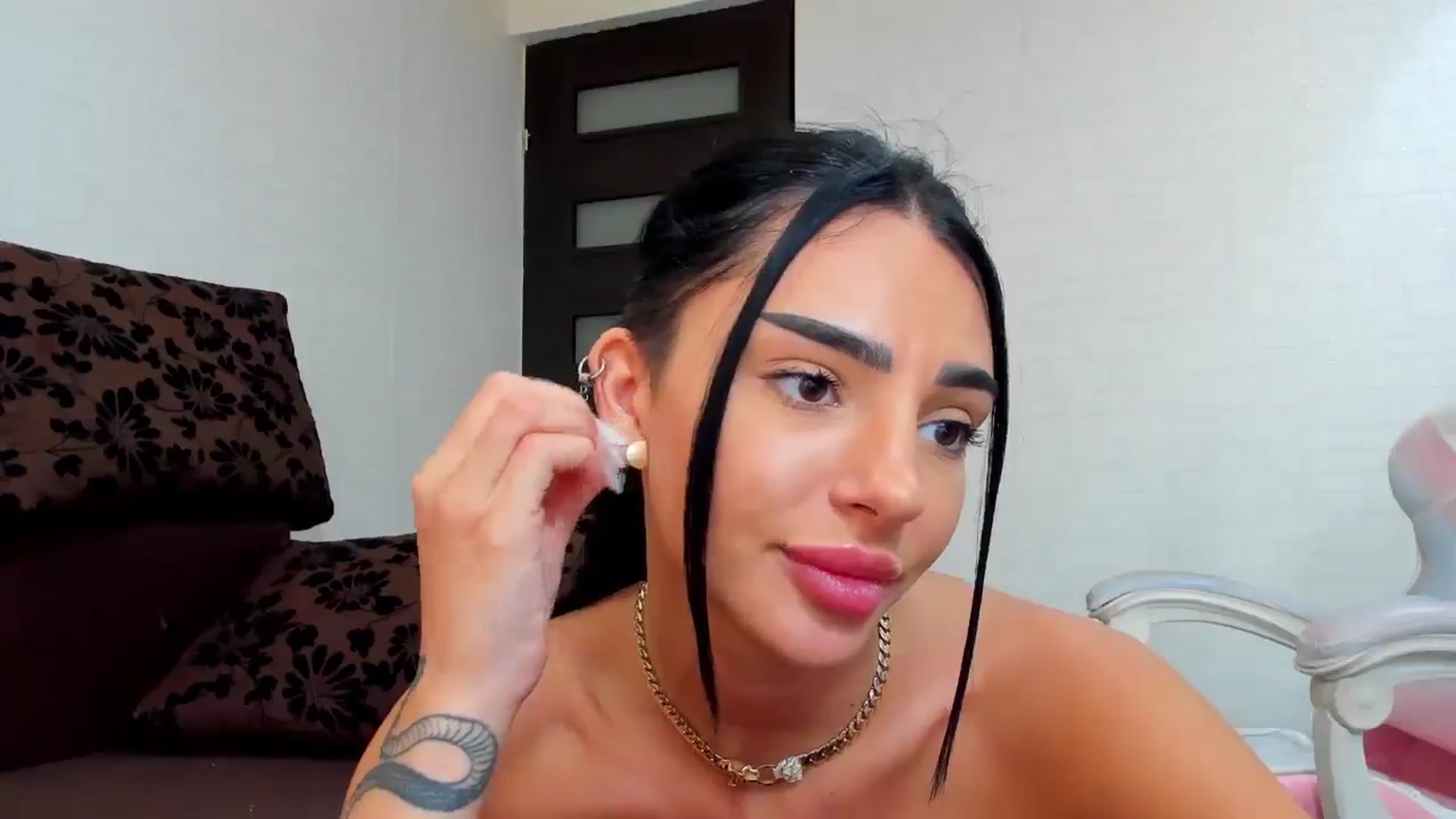 Gallery image thumbnail from Britney_Charm's myfreecams stream on, 03/27/2025, 10:44 image 10 of 20