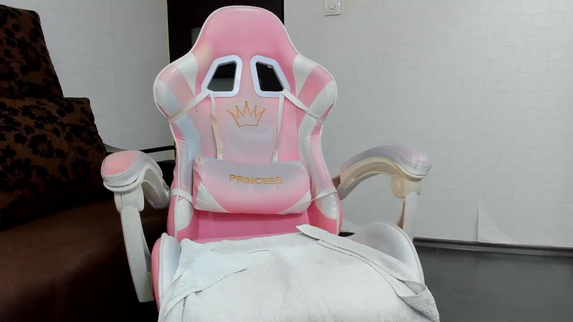 Gallery image thumbnail from Britney_Charm's myfreecams stream on, 03/29/2025, 11:00 image 3 of 20