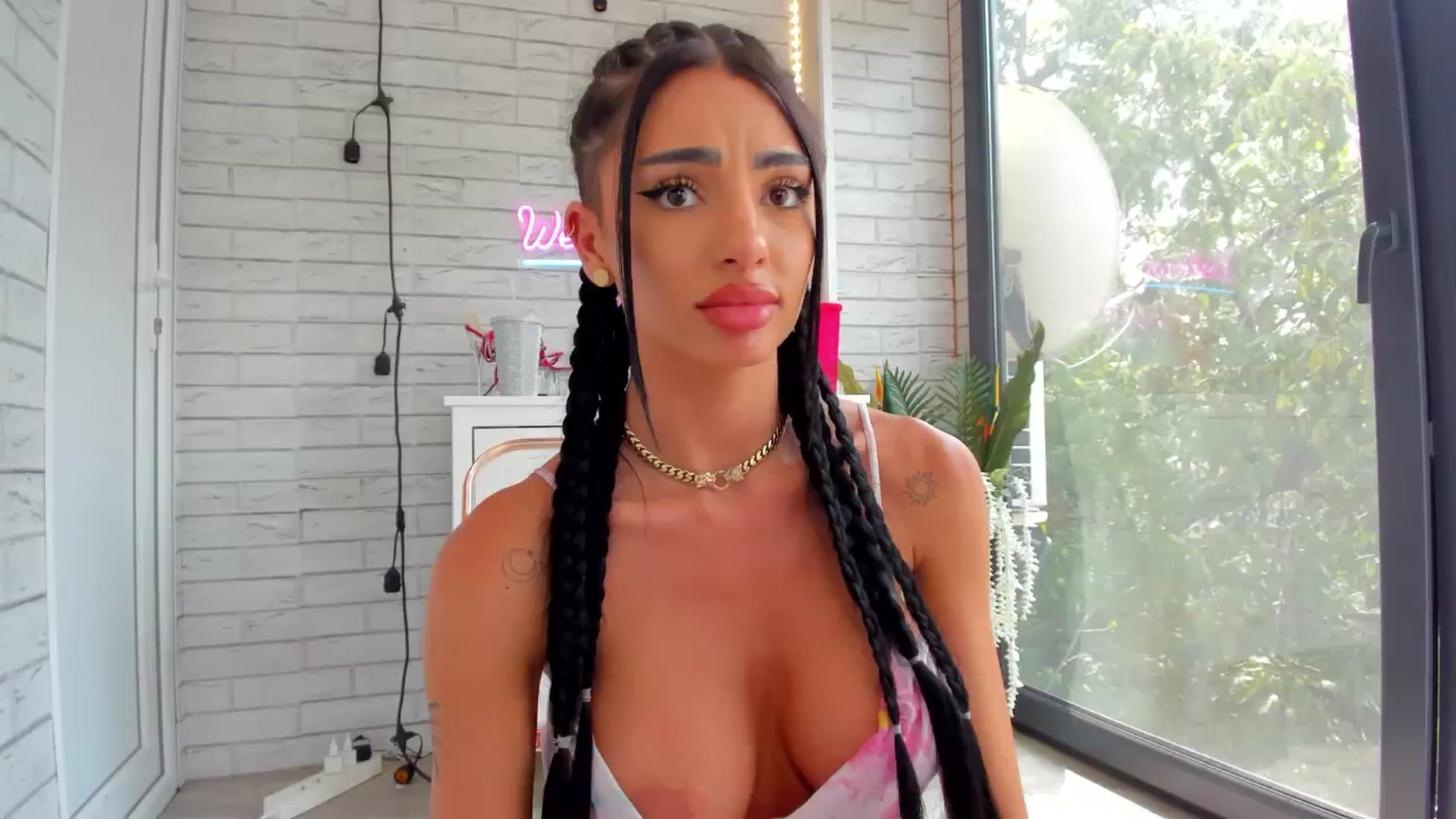 Gallery image thumbnail from Britney_Charm's myfreecams stream on, 07/09/2025, 12:17 image 16 of 20