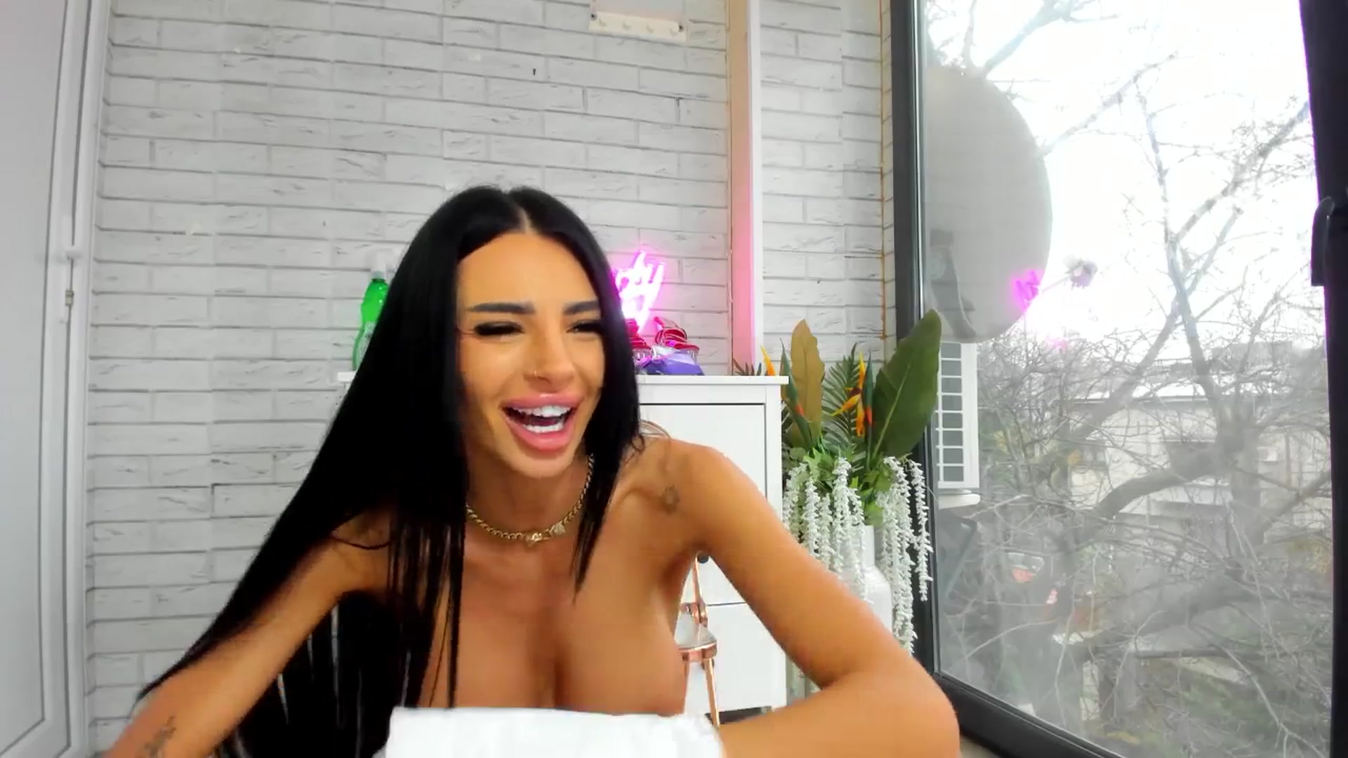 Gallery image thumbnail from Britney_Charm's myfreecams stream on, 12/06/2025, 12:28 image 5 of 20