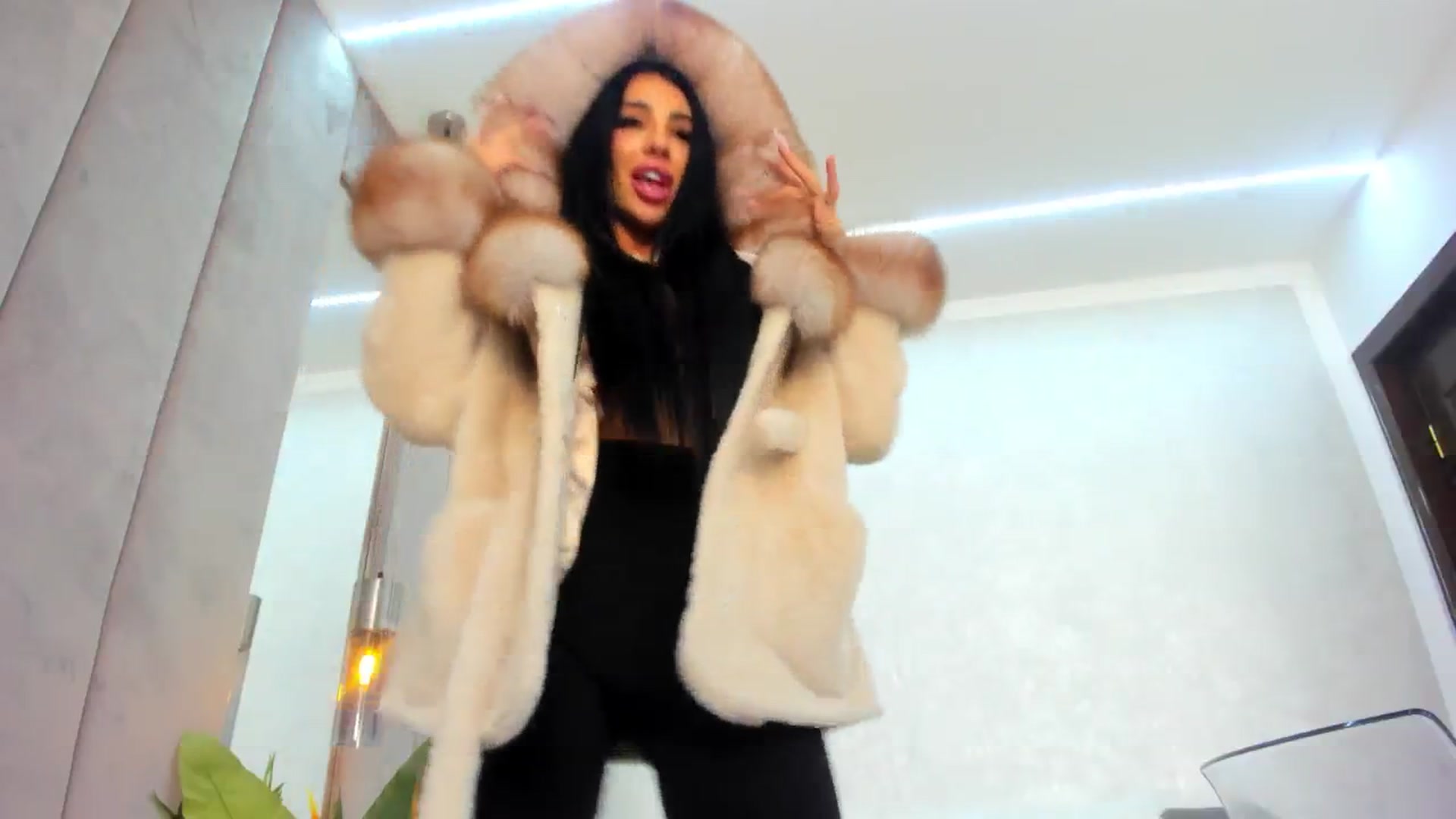 Gallery image thumbnail from Britney_Charm's myfreecams stream on, 02/25/2026, 12:25 image 18 of 20