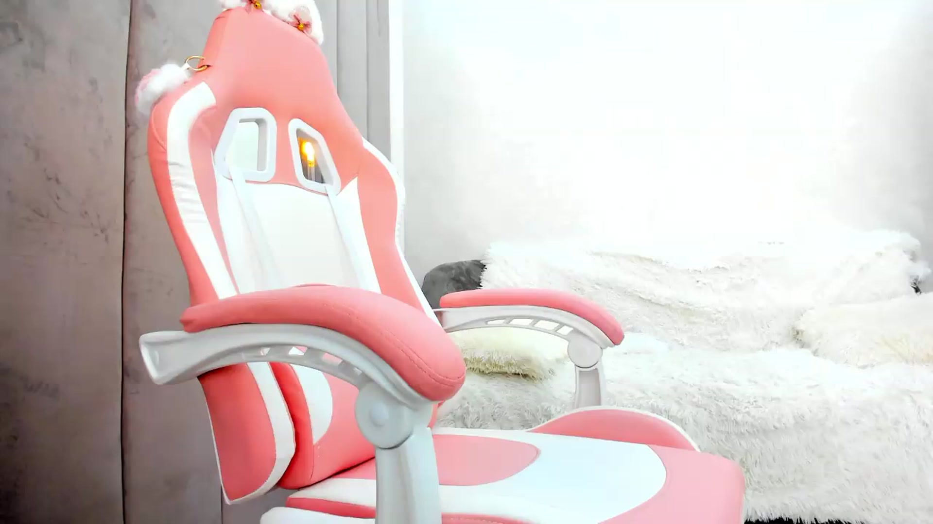 Gallery image thumbnail from Britney_Charm's myfreecams stream on, 05/20/2026, 11:02 image 14 of 20