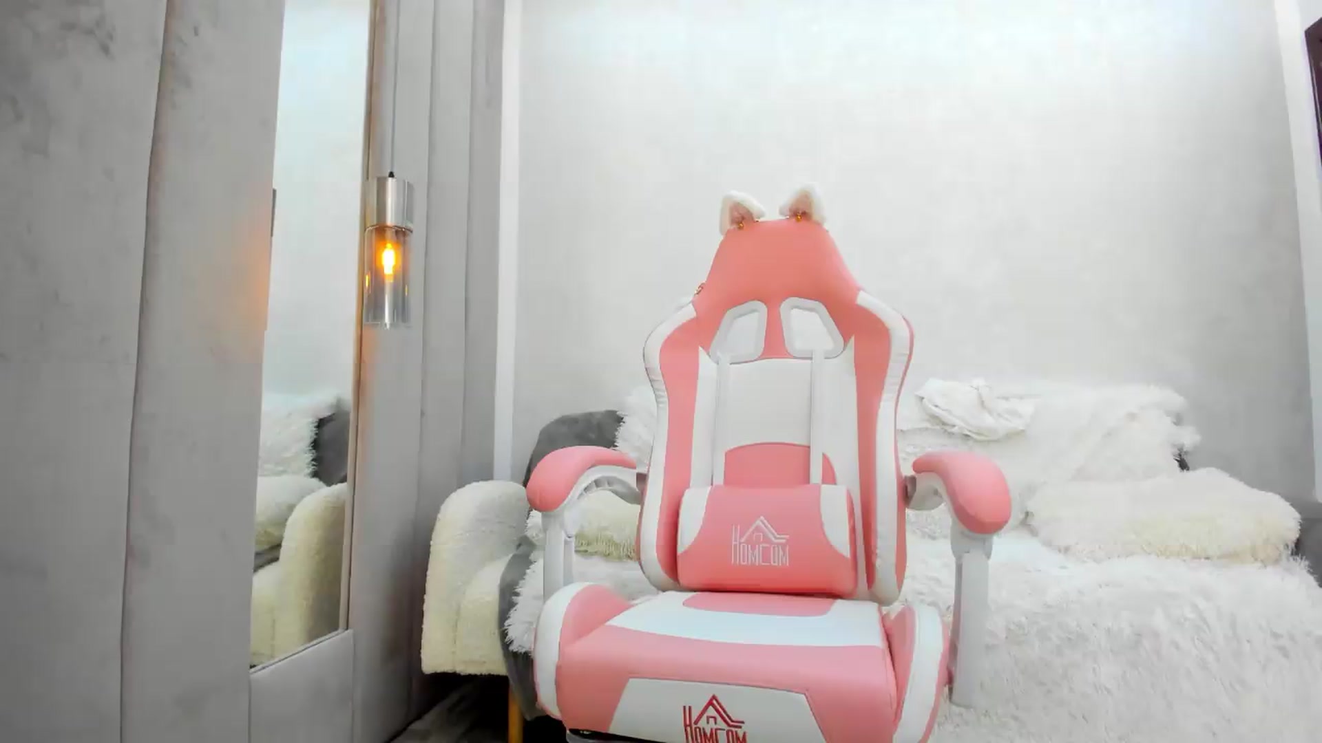 Gallery image thumbnail from Britney_Charm's myfreecams stream on, 05/23/2026, 10:23 image 19 of 20