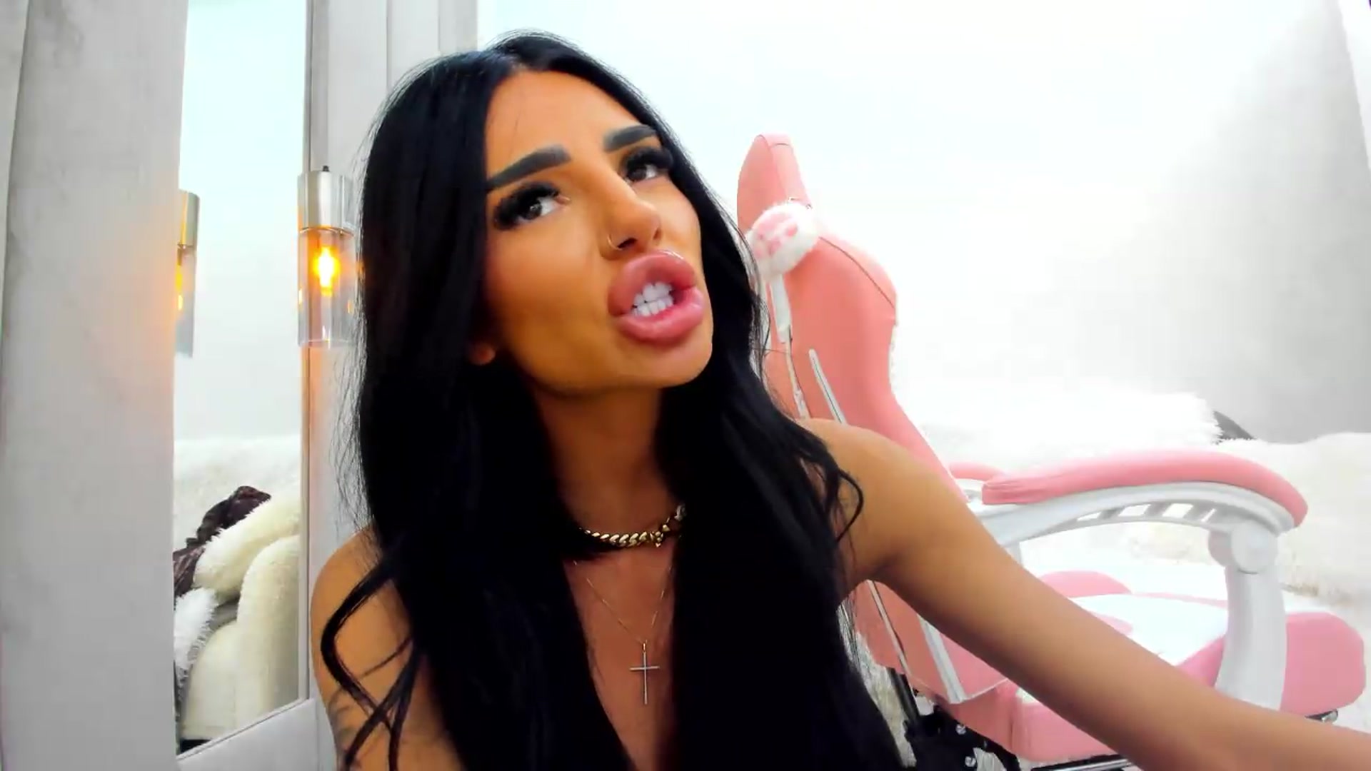 Gallery image thumbnail from Britney_Charm's myfreecams stream on, 05/30/2026, 11:38 image 10 of 20