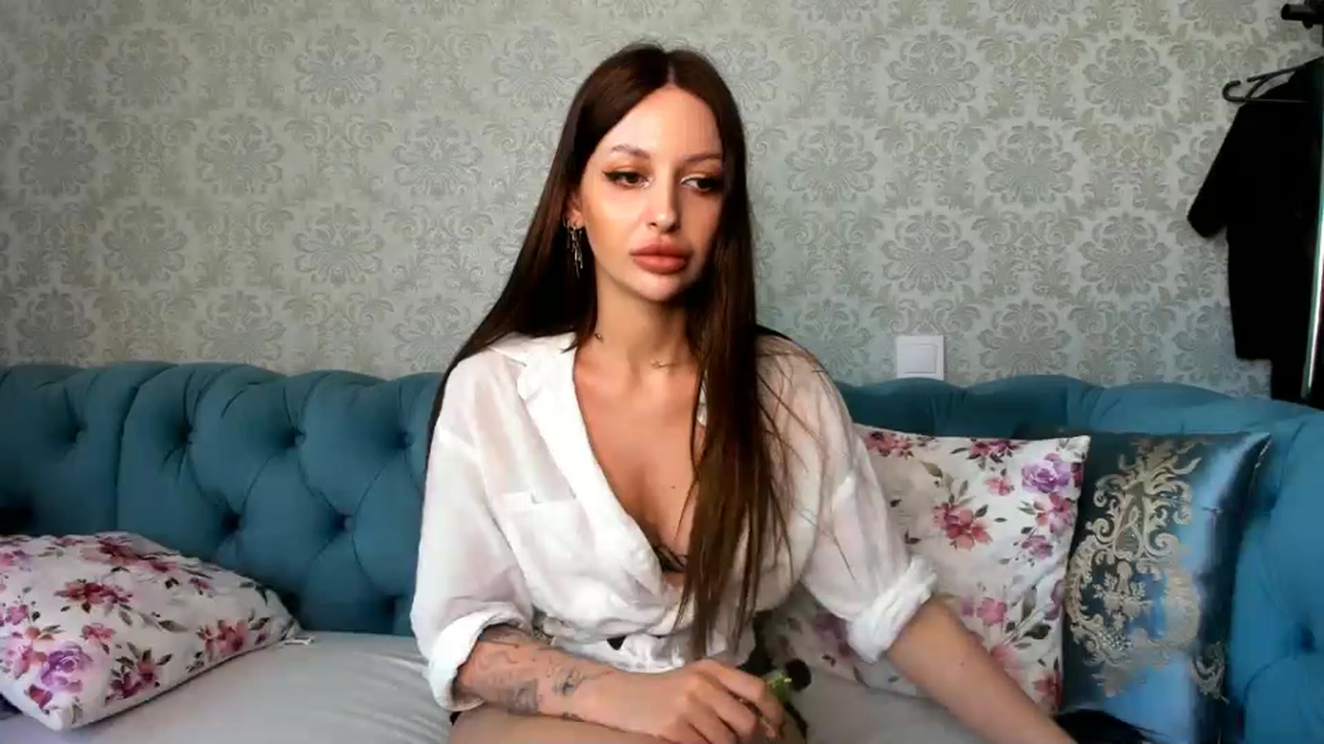Gallery image thumbnail from Britney_Johns's myfreecams stream on, 05/07/2024, 12:17 image 17 of 20