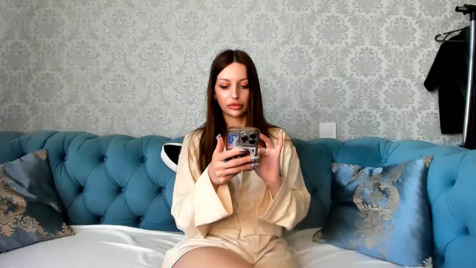 Gallery image thumbnail from Britney_Johns's myfreecams stream on, 05/21/2024, 11:54 image 16 of 20