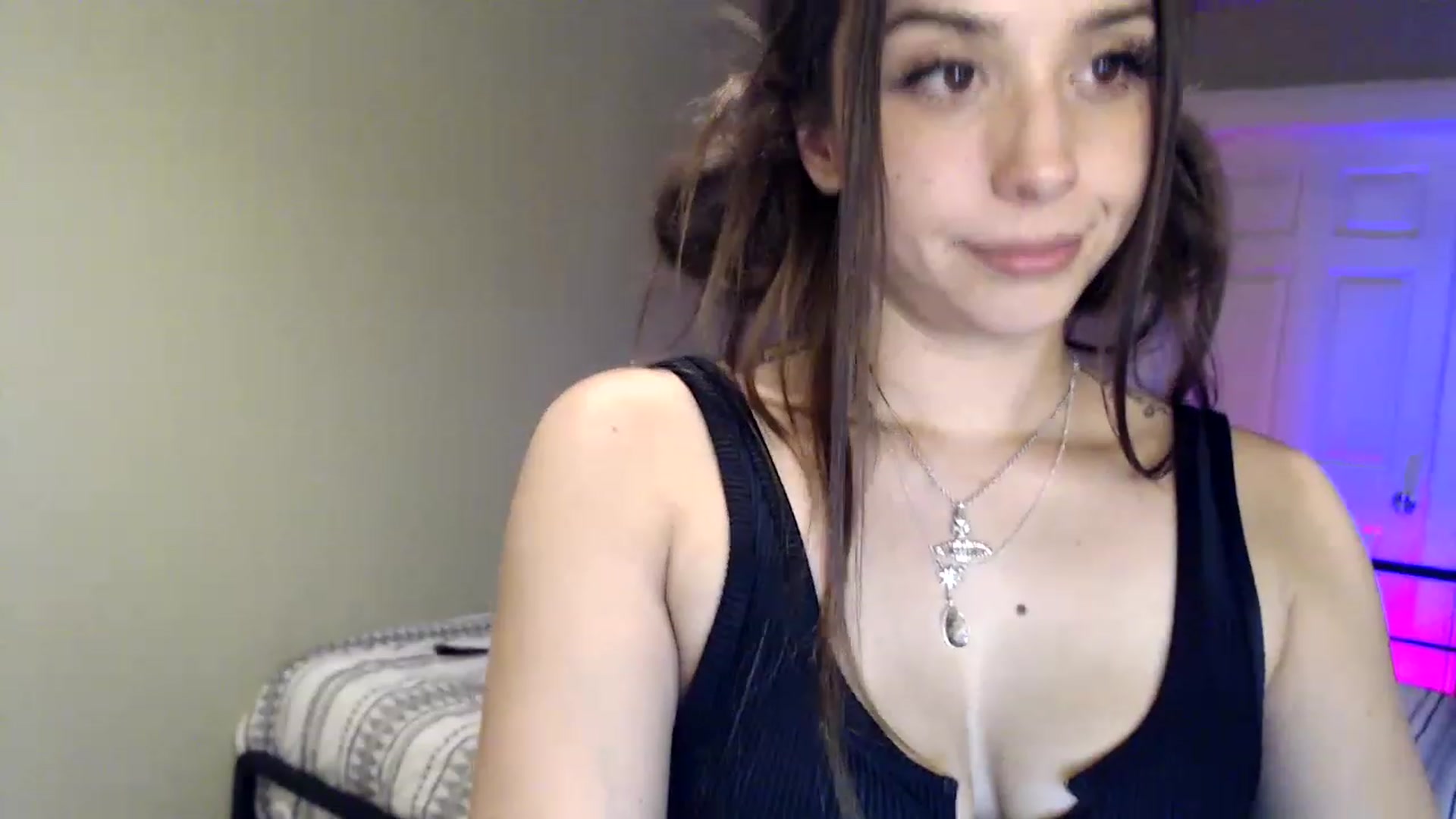 Gallery image thumbnail from BrittaniJade_'s myfreecams stream on, 11/28/2022, 24:51 image 19 of 20