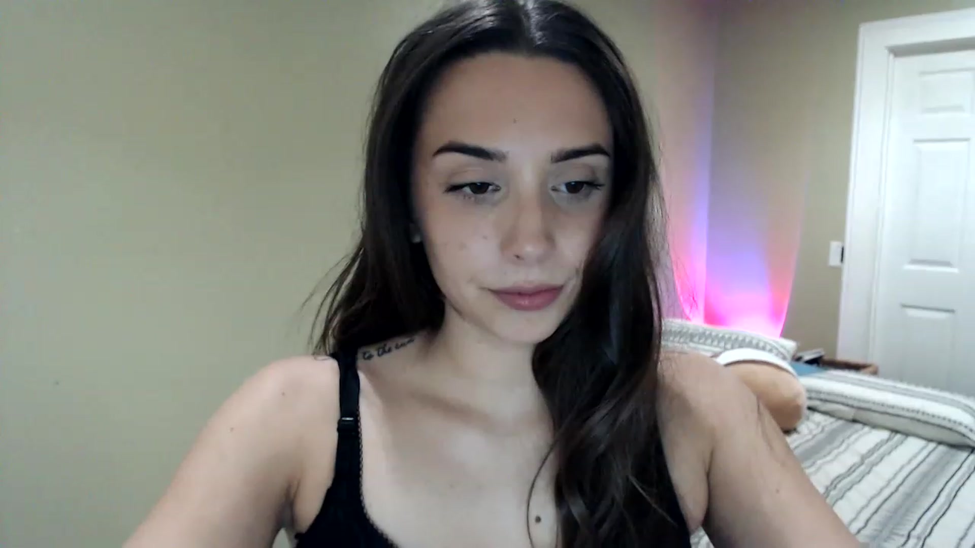 Gallery image thumbnail from BrittaniJade_'s myfreecams stream on, 12/06/2022, 03:12 image 10 of 20