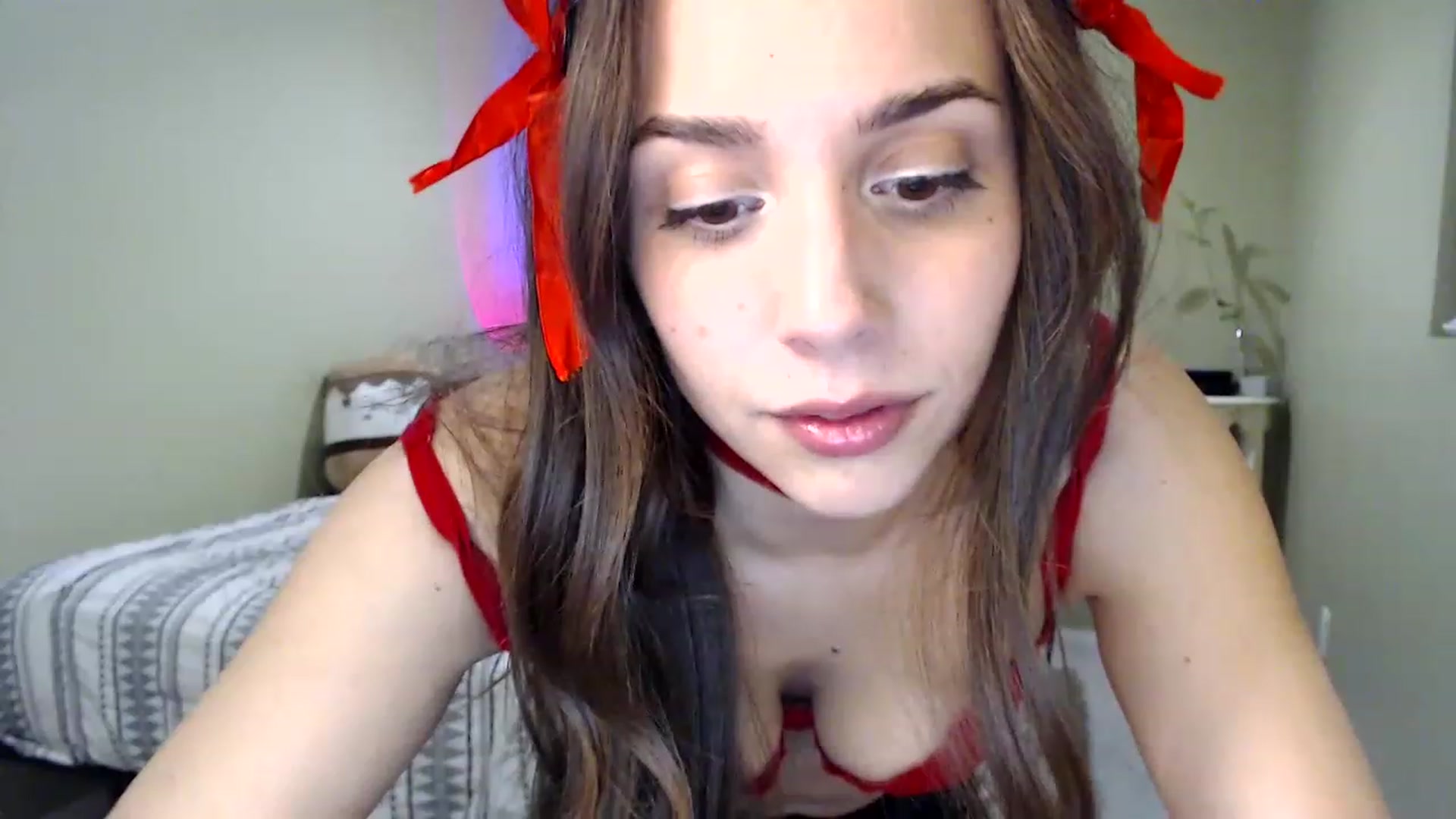 Gallery image thumbnail from BrittaniJade_'s myfreecams stream on, 12/27/2022, 05:03 image 8 of 20